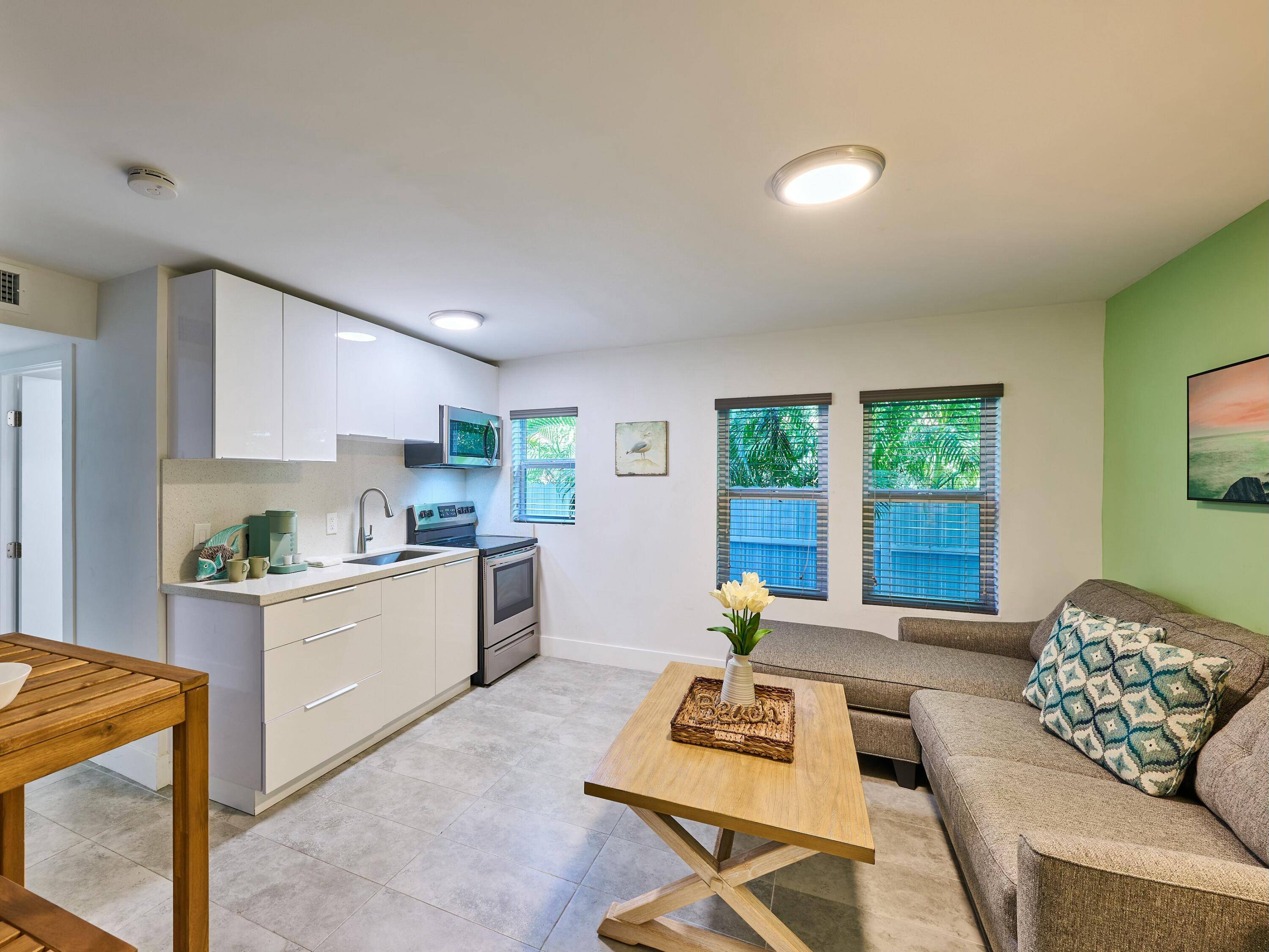 Hollywood, FL 33020,2020 Washington ST Units 1-8