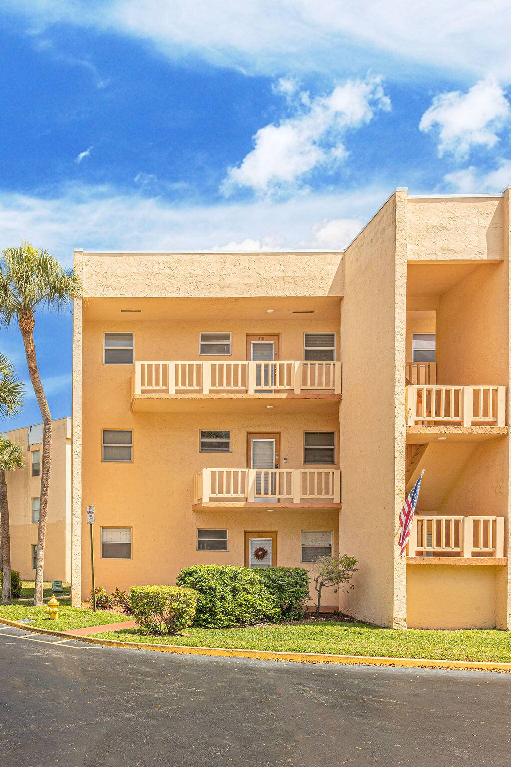 Tamarac, FL 33321,8390 Lagos De Campo BLVD 301