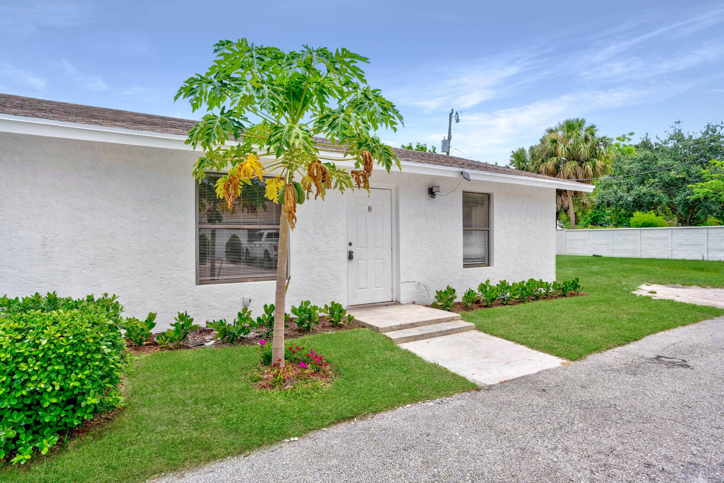 Jupiter, FL 33458,6567 Jupiter Gardens BLVD 11