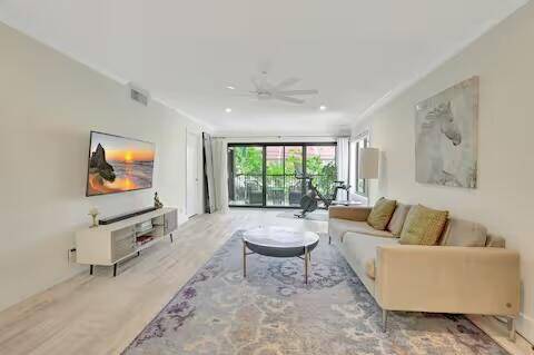 Boca Raton, FL 33431,935 Sweetwater LN 204