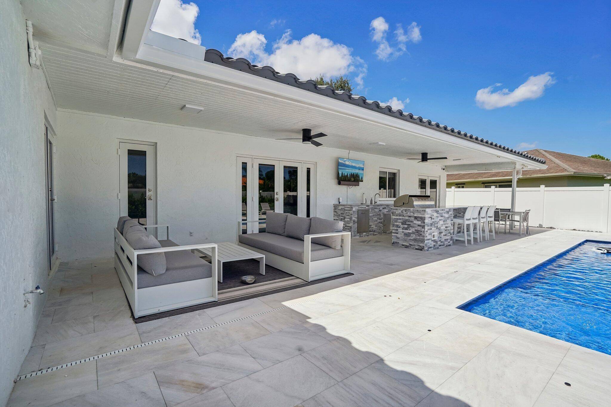 Boca Raton, FL 33433,21830 Banyanwood RD