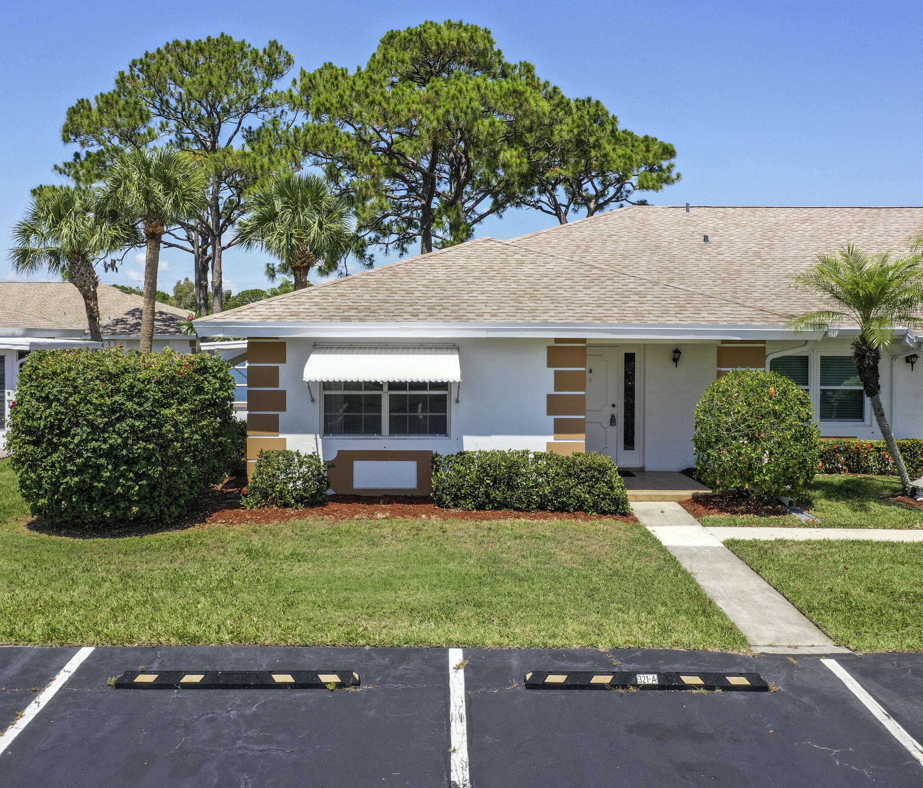 Fort Pierce, FL 34982,321 Colony LN A