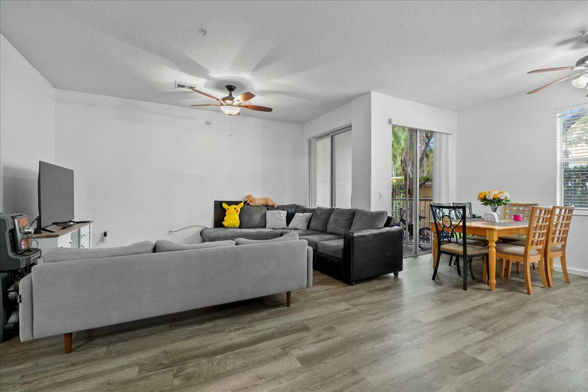 Royal Palm Beach, FL 33414,1109 Shoma DR