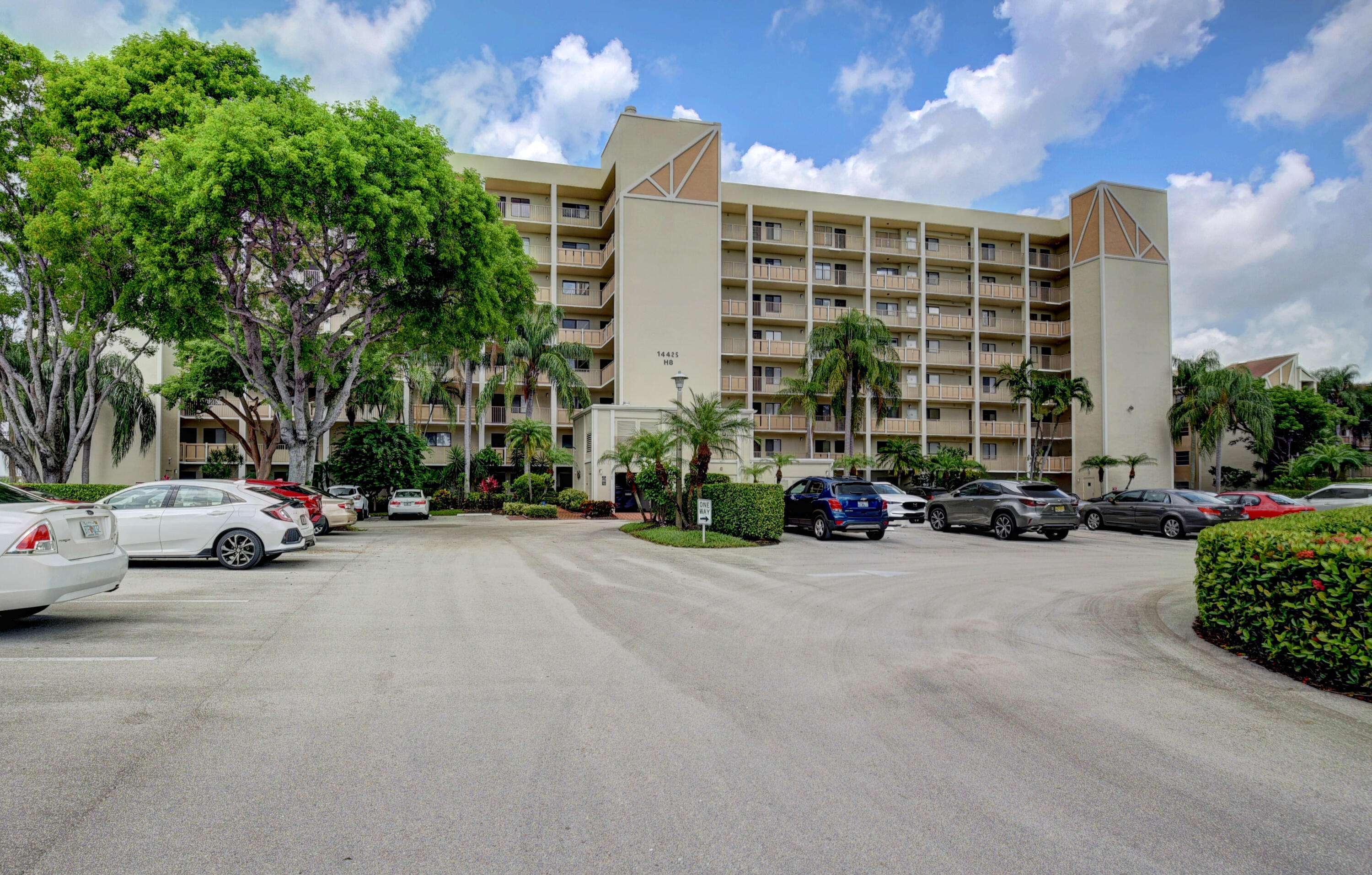 Delray Beach, FL 33446,14425 Strathmore LN 608