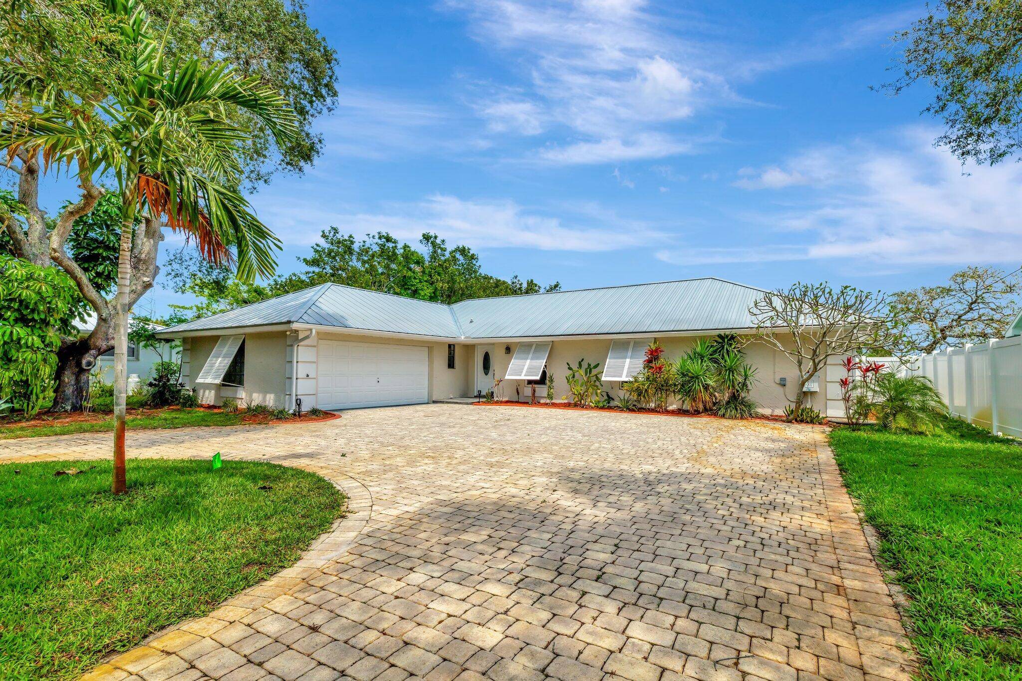 Tequesta, FL 33469,18395 SE County Line RD