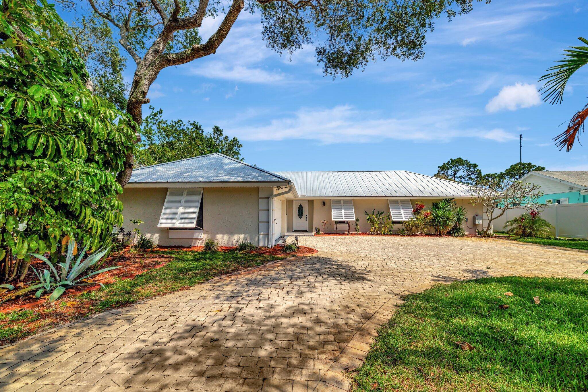 Tequesta, FL 33469,18395 SE County Line RD