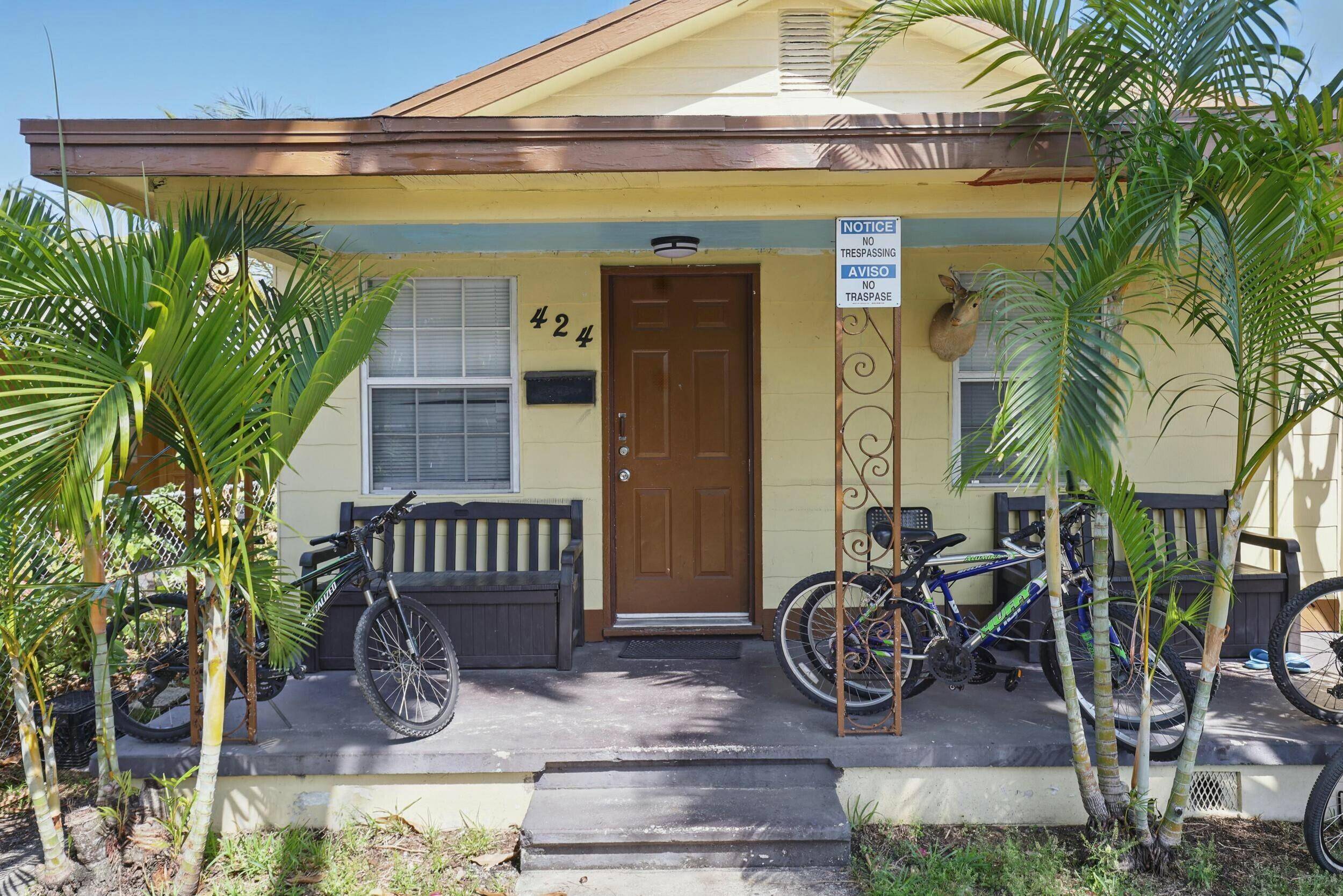 Lake Worth Beach, FL 33460,424 S E ST