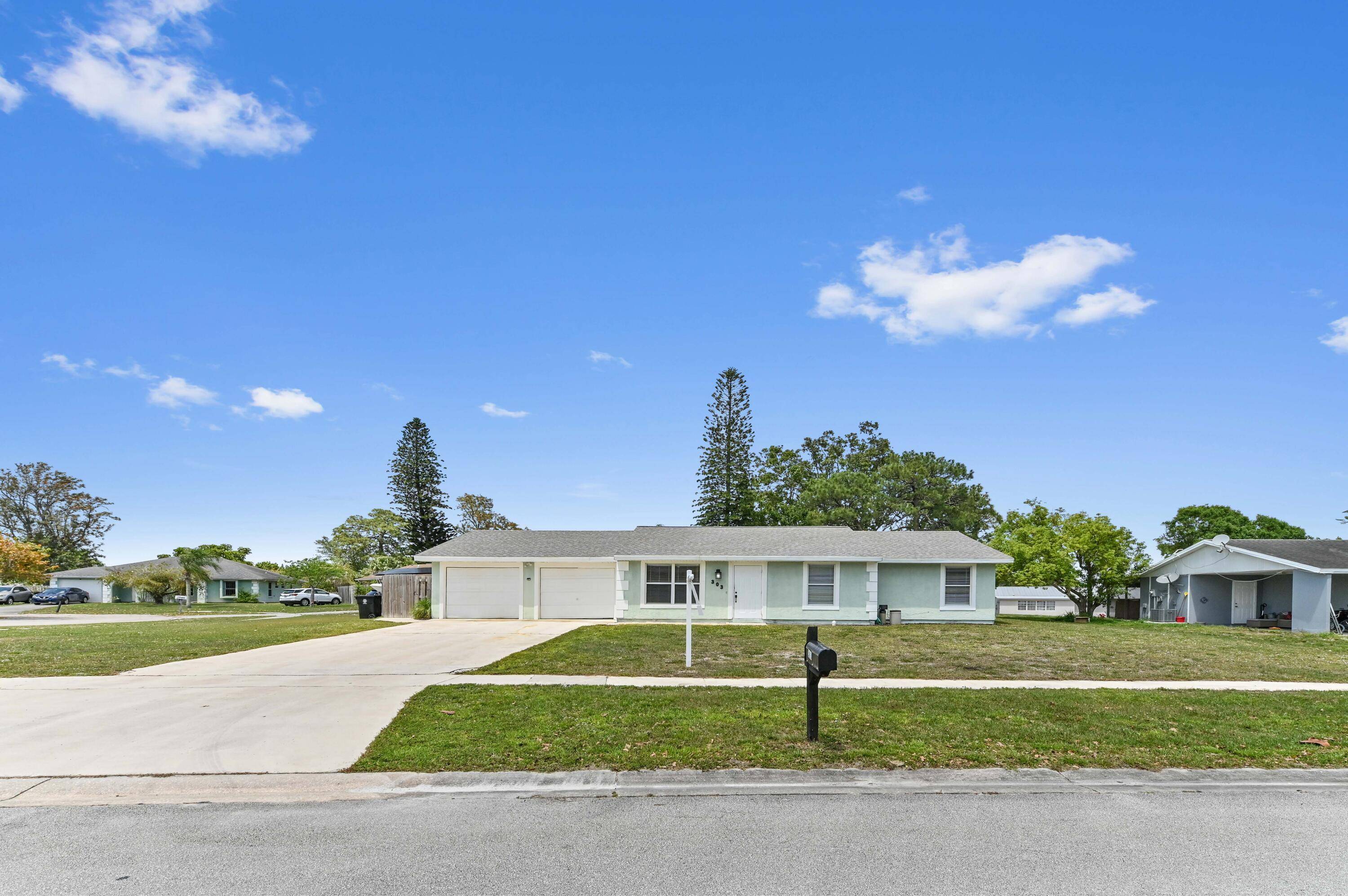Port Saint Lucie, FL 34983,303 NE Solida CIR