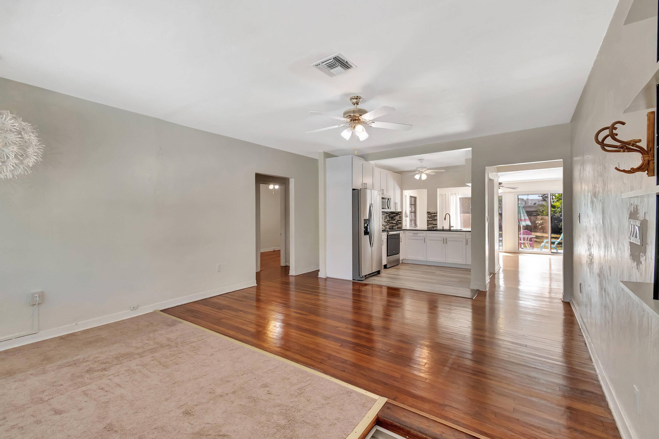 Lake Worth Beach, FL 33460,621 N Ocean Breeze