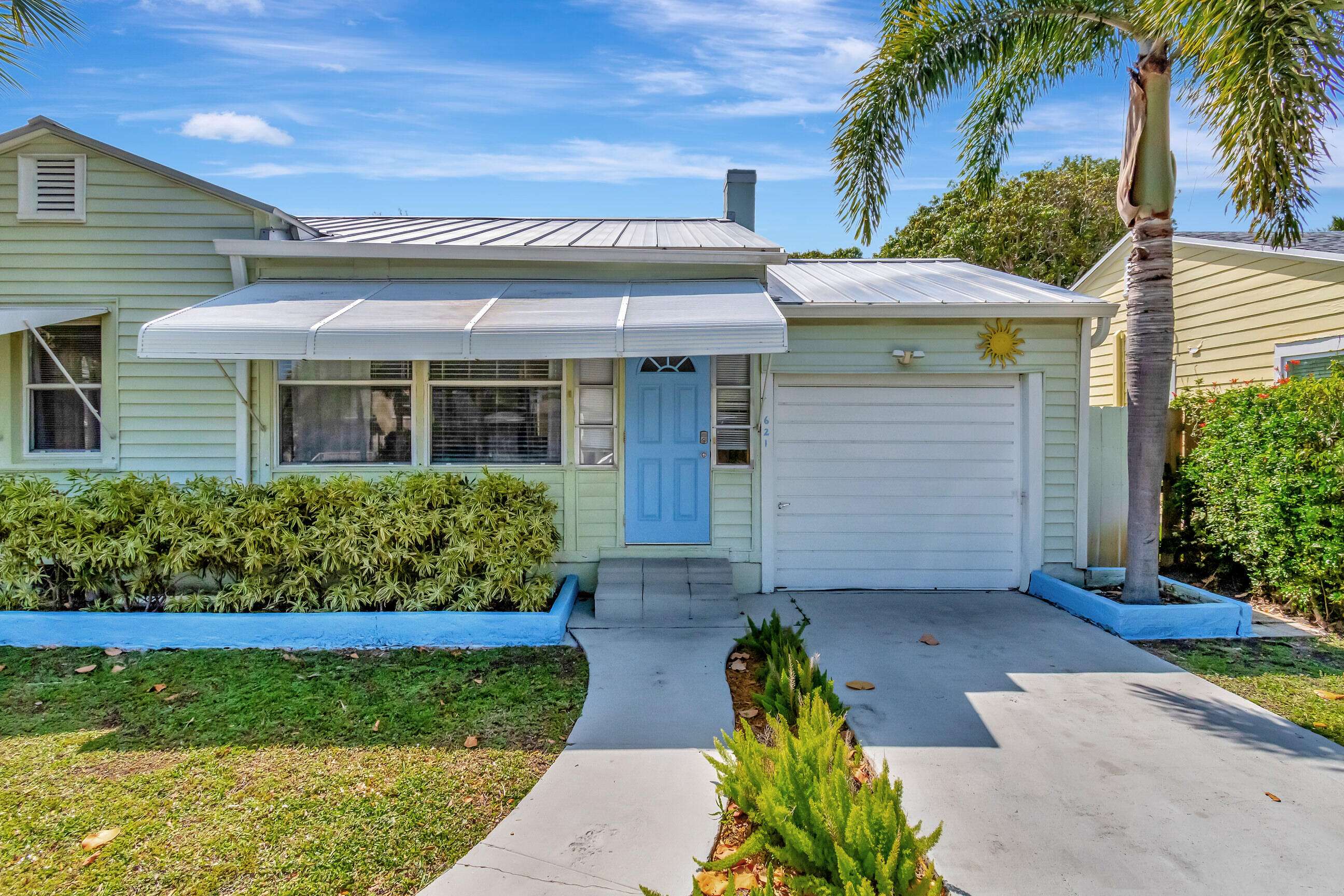 Lake Worth Beach, FL 33460,621 N Ocean Breeze