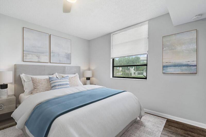 West Palm Beach, FL 33401,3710 Whitehall DR 203