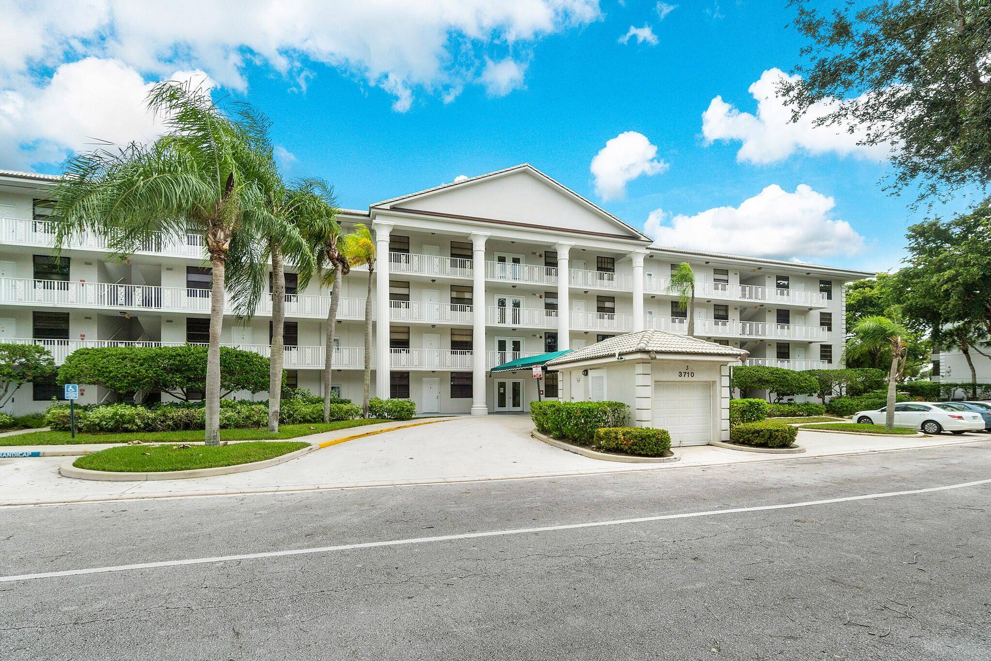 West Palm Beach, FL 33401,3710 Whitehall DR 203