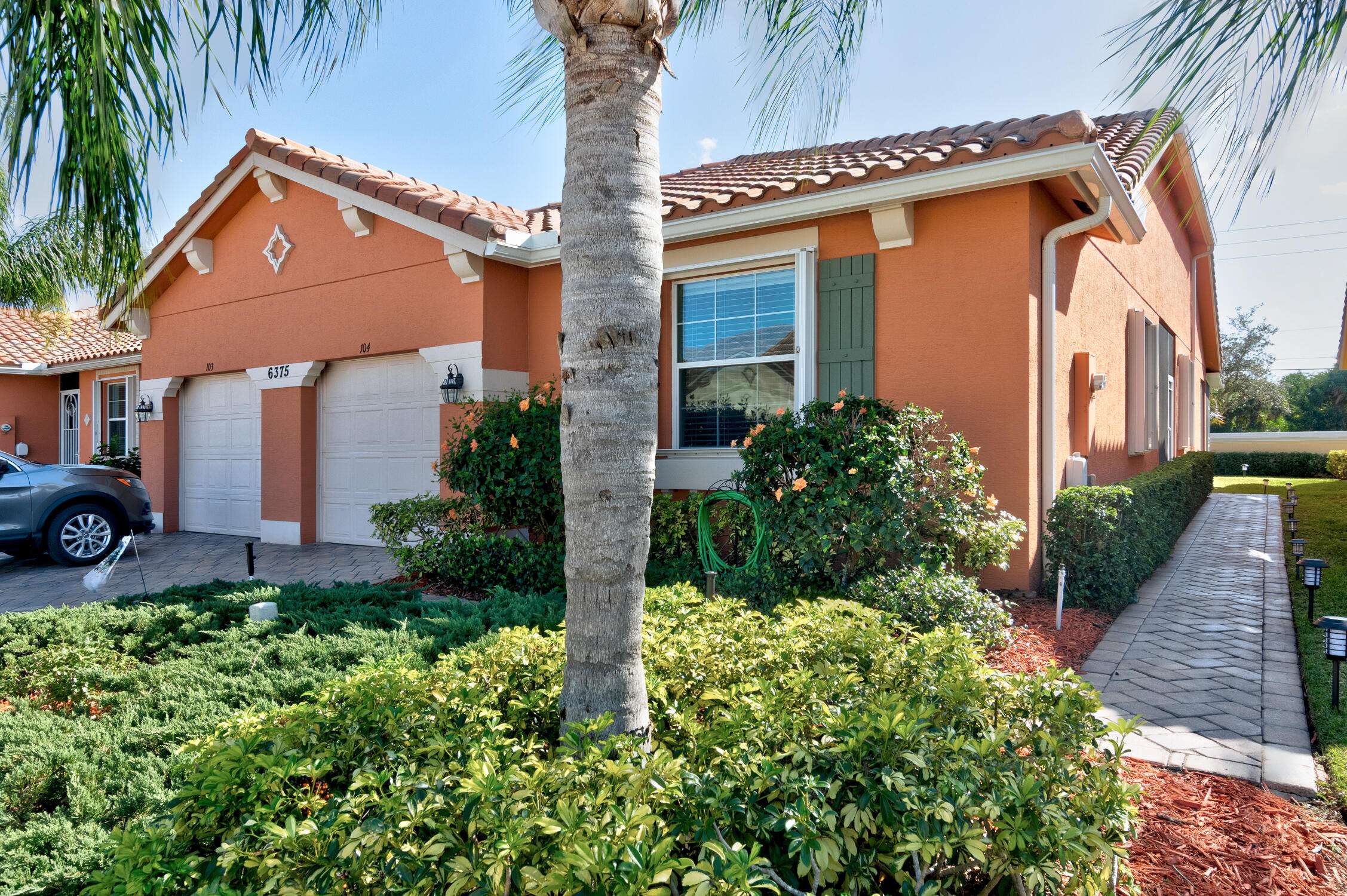 Vero Beach, FL 32966,6375 Oxford CIR 104