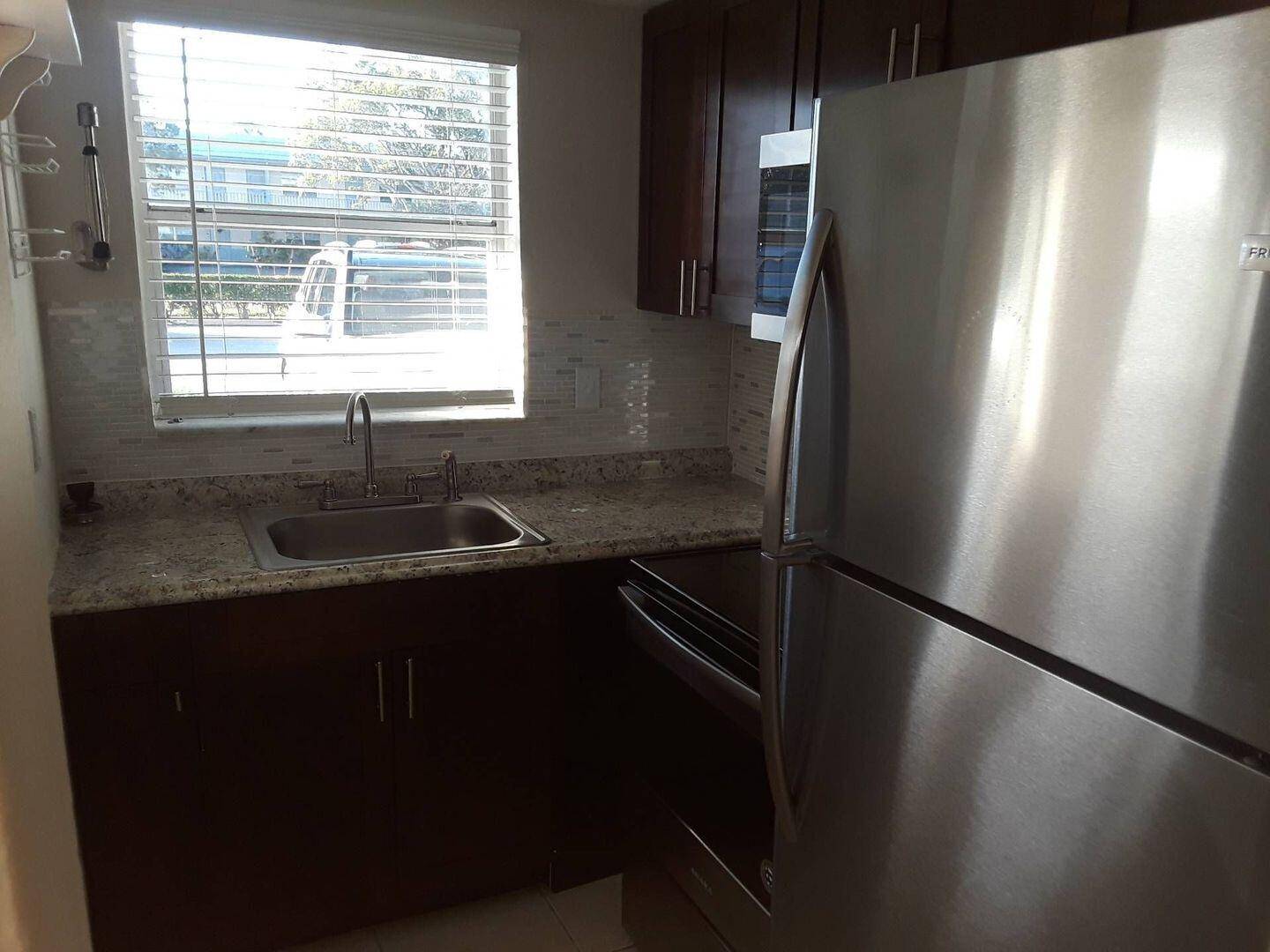 Boca Raton, FL 33487,665 Glouchester ST 4