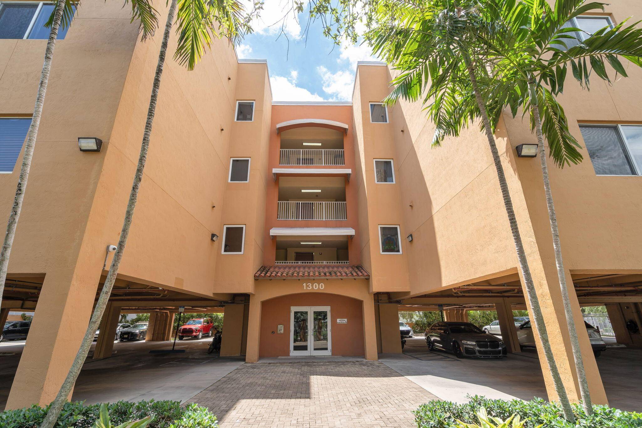 Miami, FL 33161,1300 NE 109th Street 207