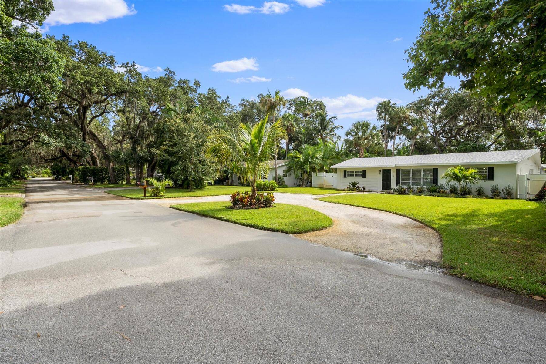Vero Beach, FL 32960,2706 10th AVE