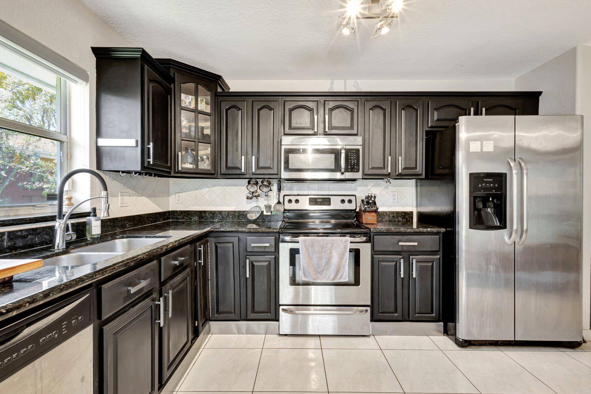Lake Worth Beach, FL 33460,1228 S N ST