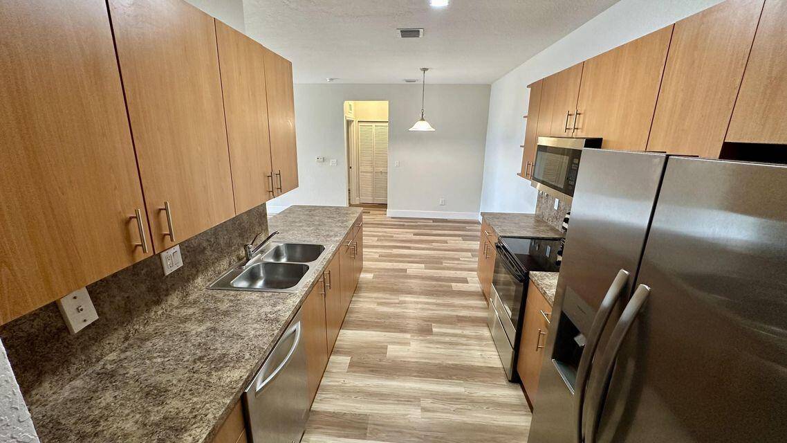 Palm Springs, FL 33406,3545 Forest Hill BLVD 5
