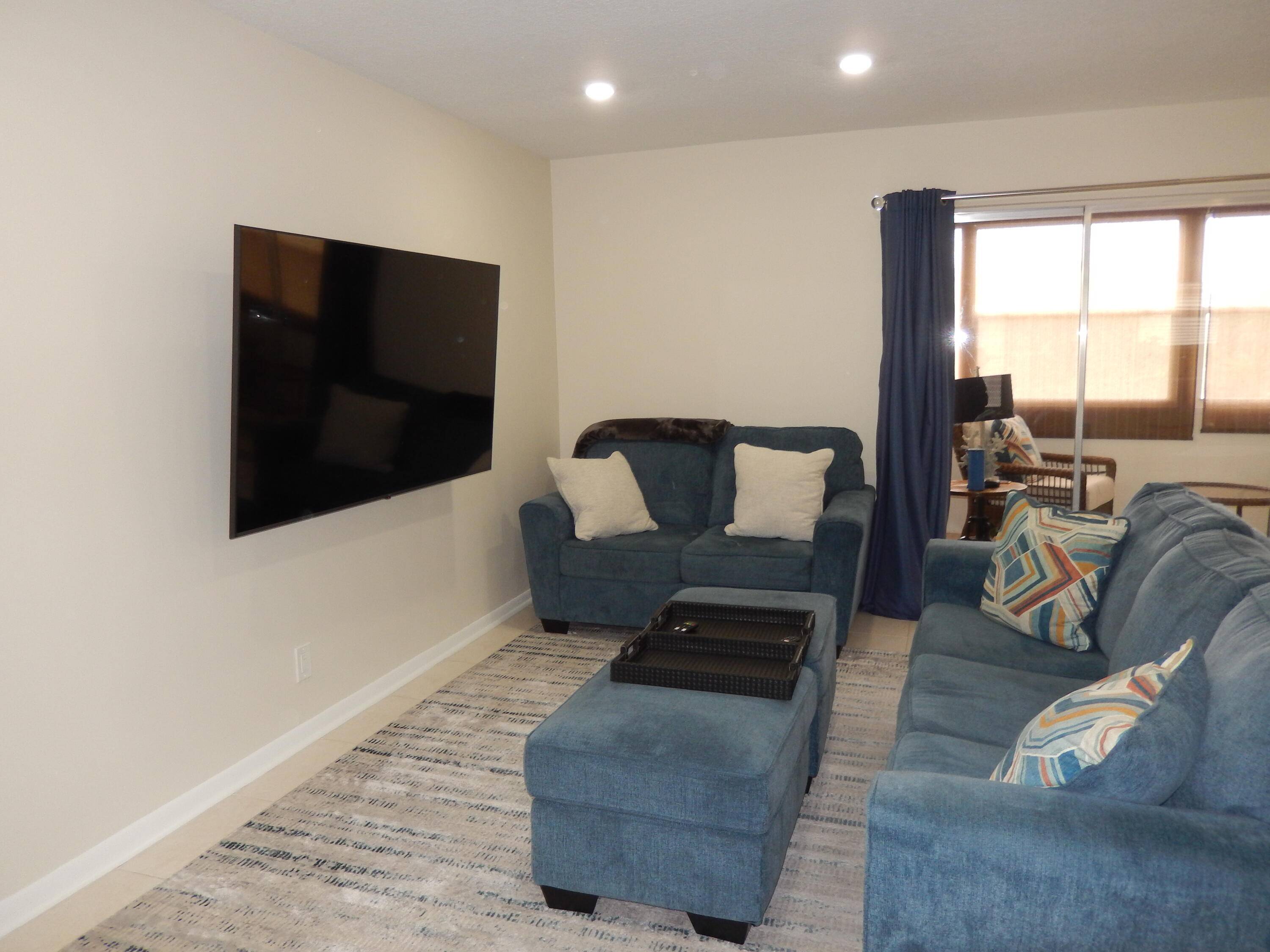 Palm Springs, FL 33461,725 Lori DR 306