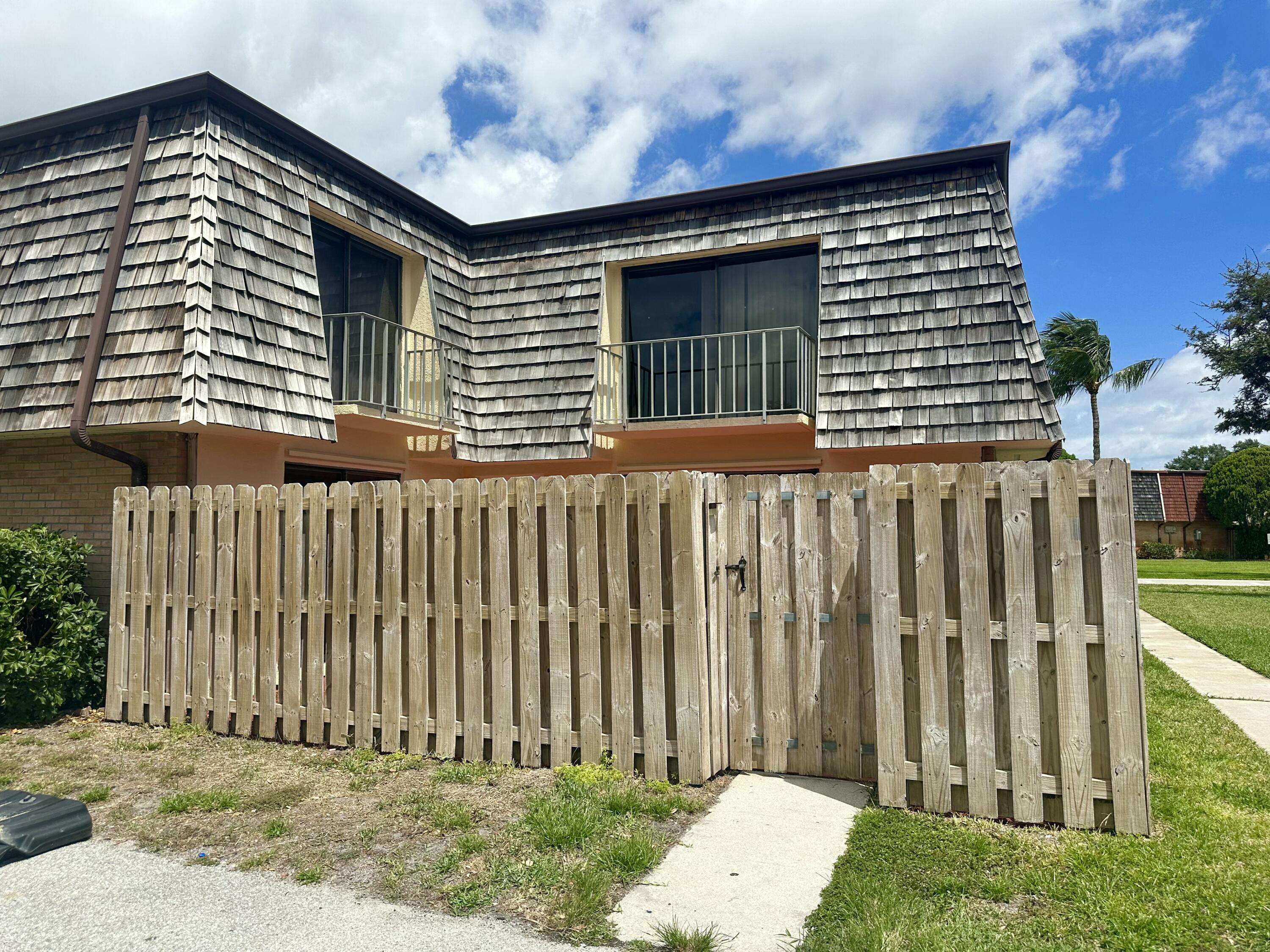 Palm Springs, FL 33461,354 Lake Arbor DR