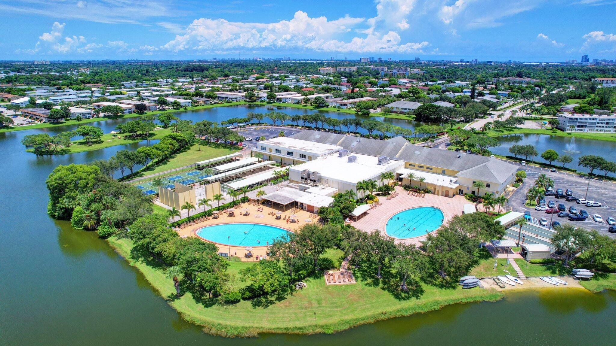 West Palm Beach, FL 33417,425 Southampton B 425