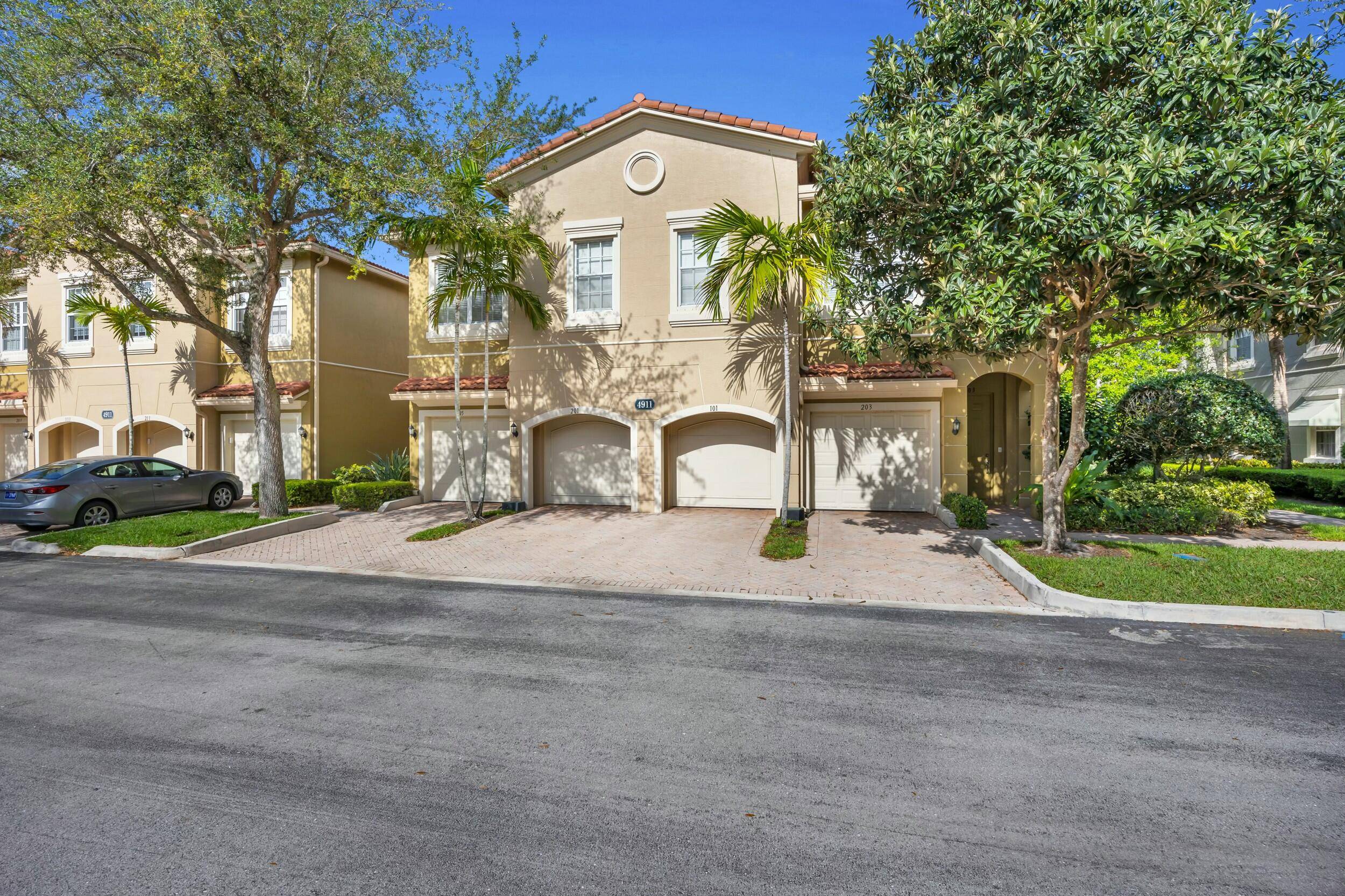 Palm Beach Gardens, FL 33418,4911 Bonsai CIR 203
