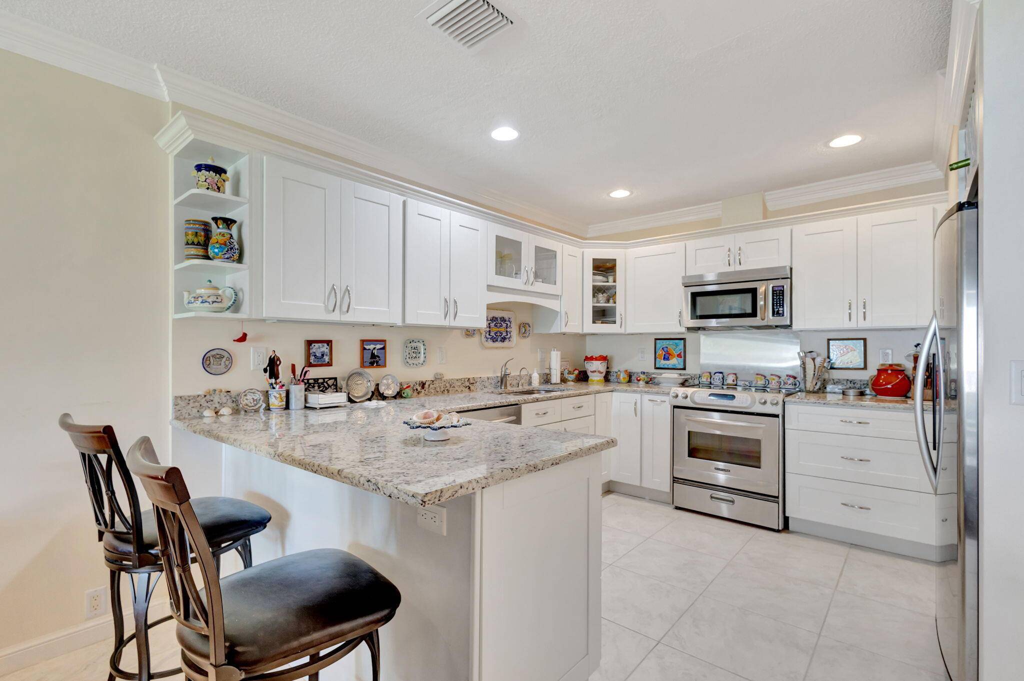 North Palm Beach, FL 33408,1 Church LN 111-112