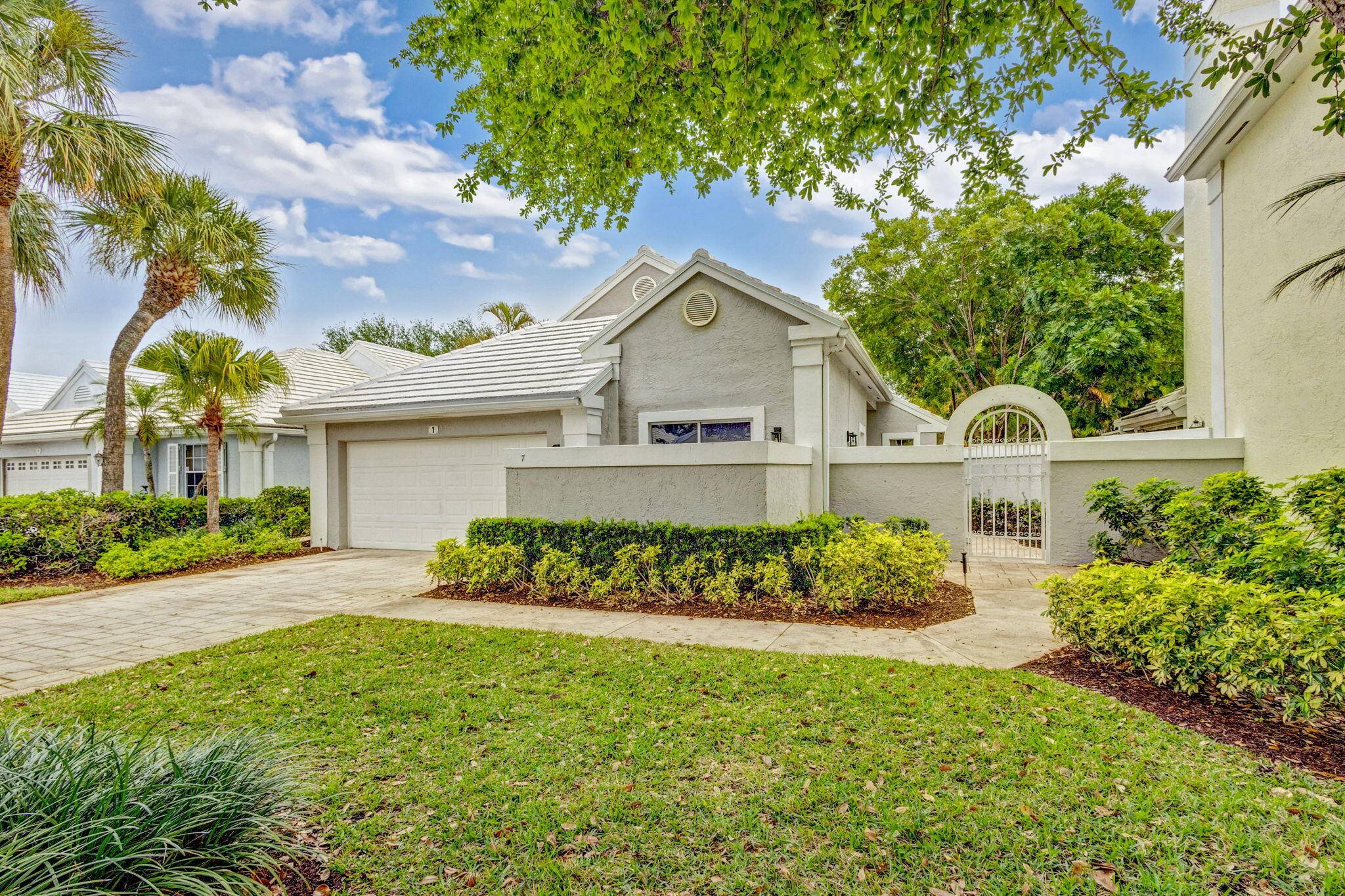 Palm Beach Gardens, FL 33418,7 Wyndham LN