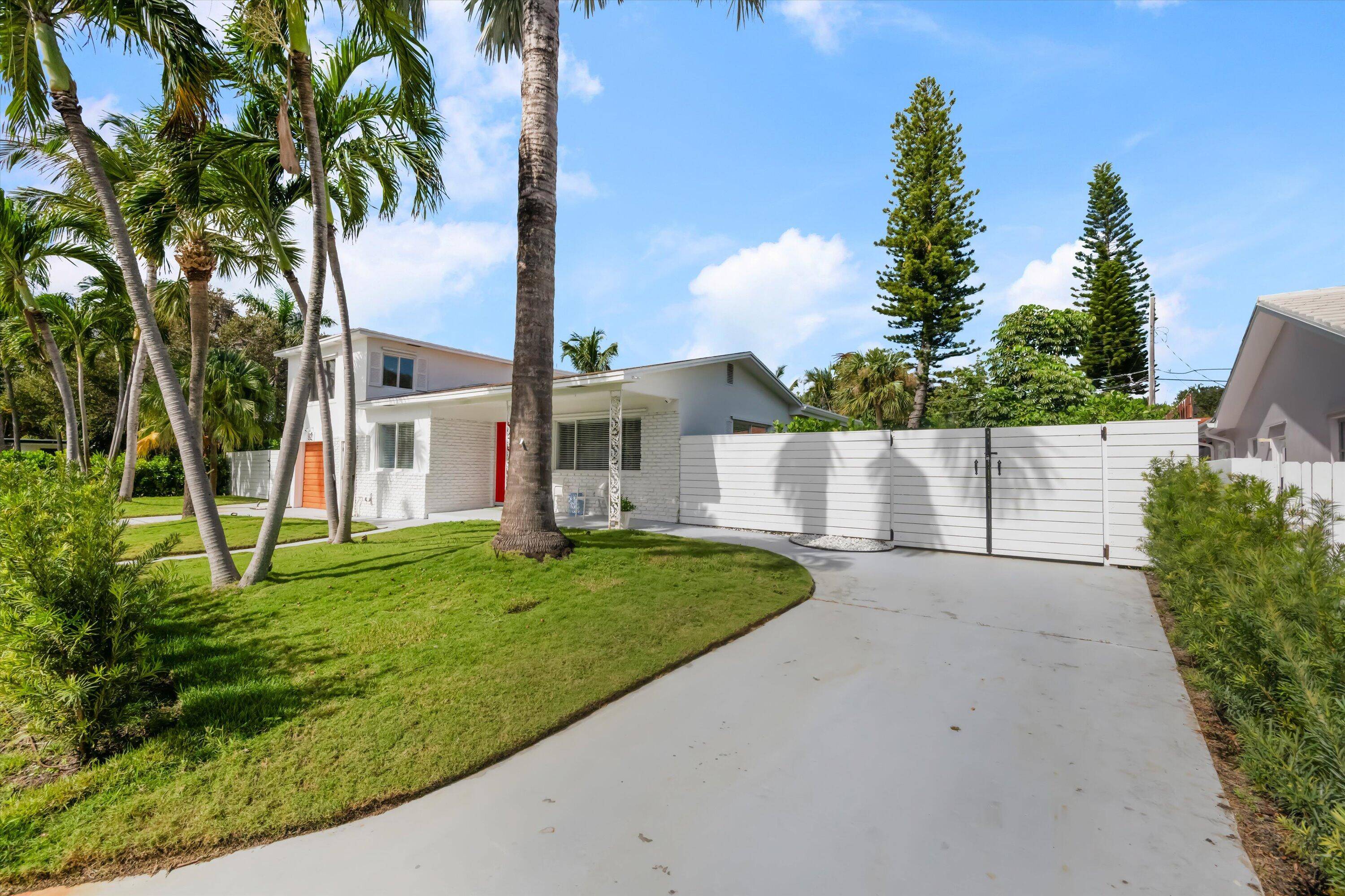 Lake Worth Beach, FL 33460,92 S 18th AVE