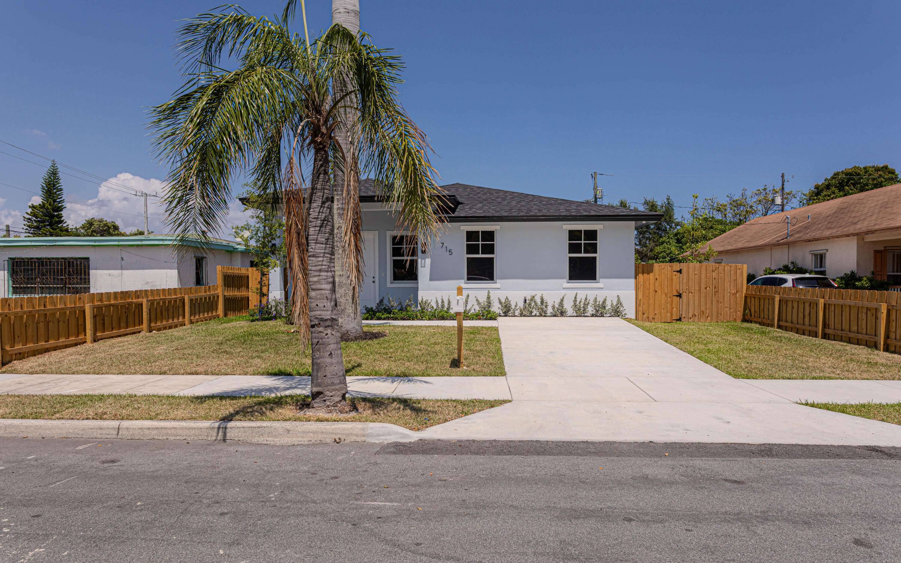 West Palm Beach, FL 33407,715 37th ST