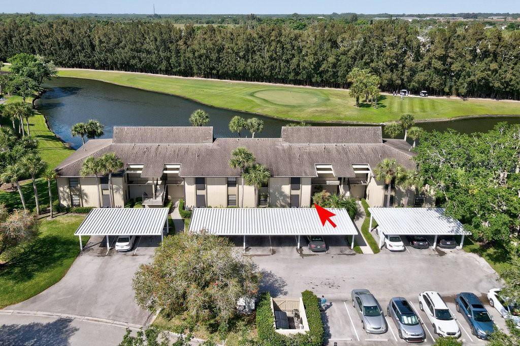 Vero Beach, FL 32966,9 Plantation DR 104