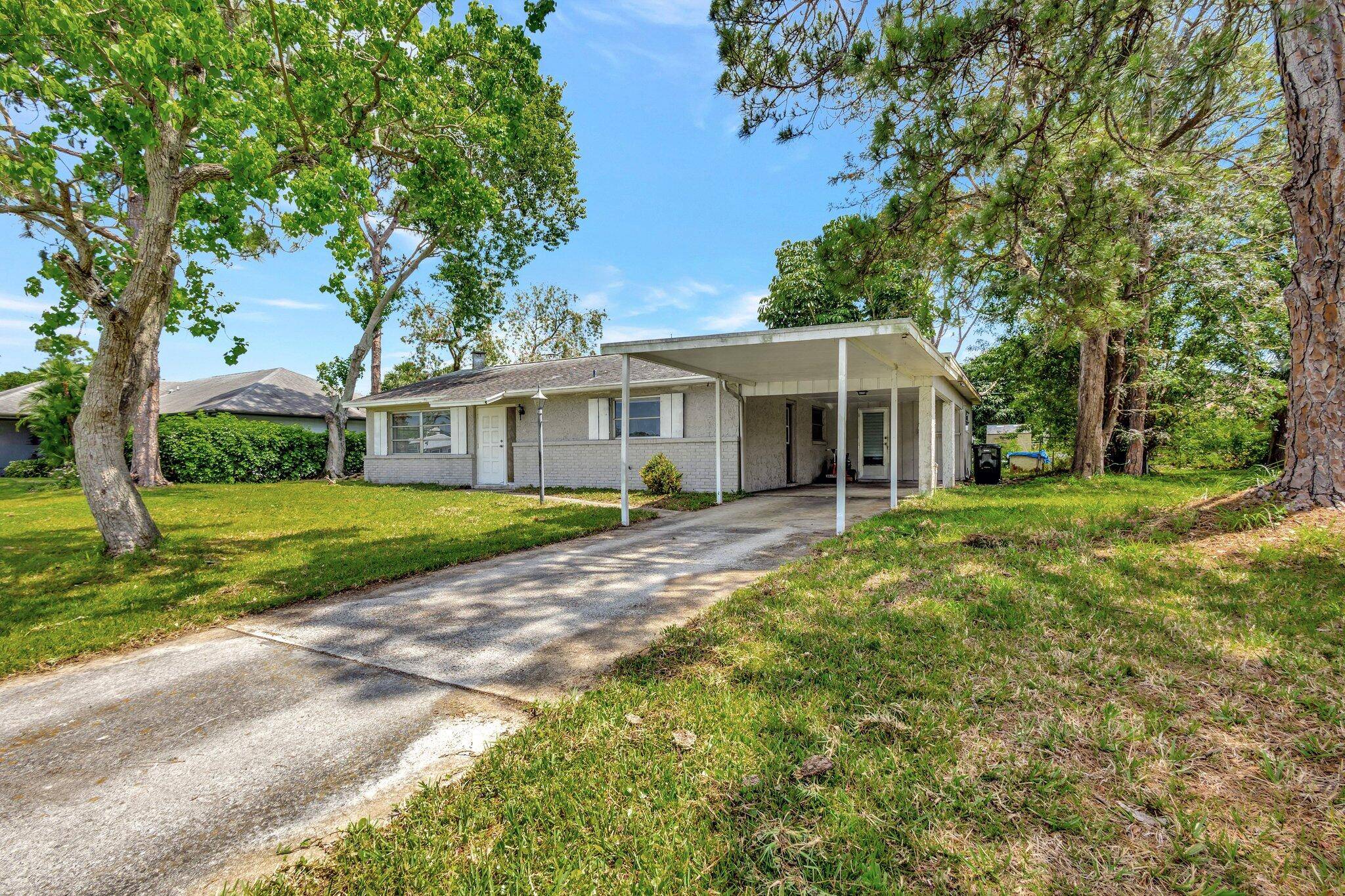 Port Saint Lucie, FL 34984,250 SW Thornhill DR