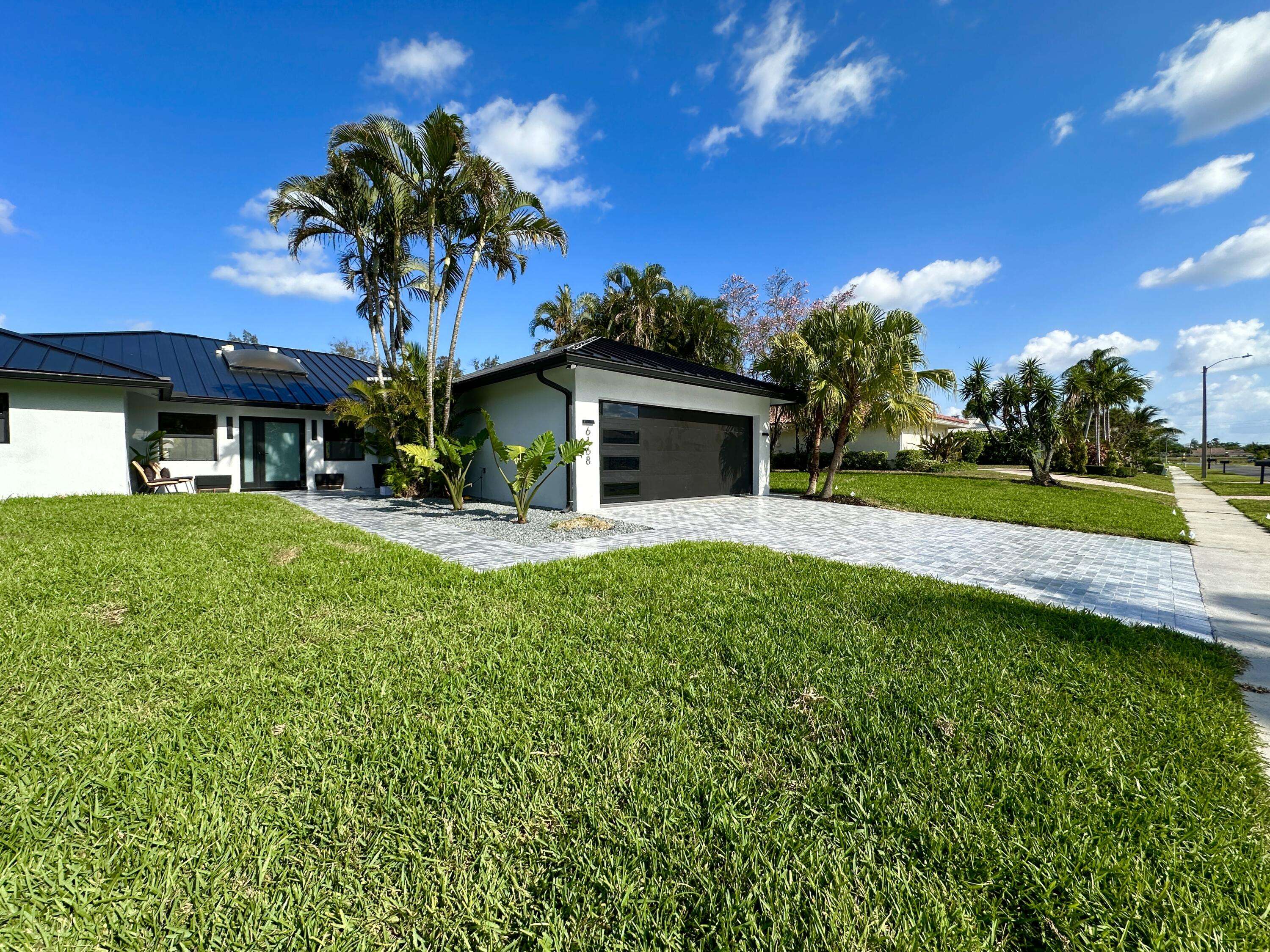 Boca Raton, FL 33487,6168 NW 4th AVE