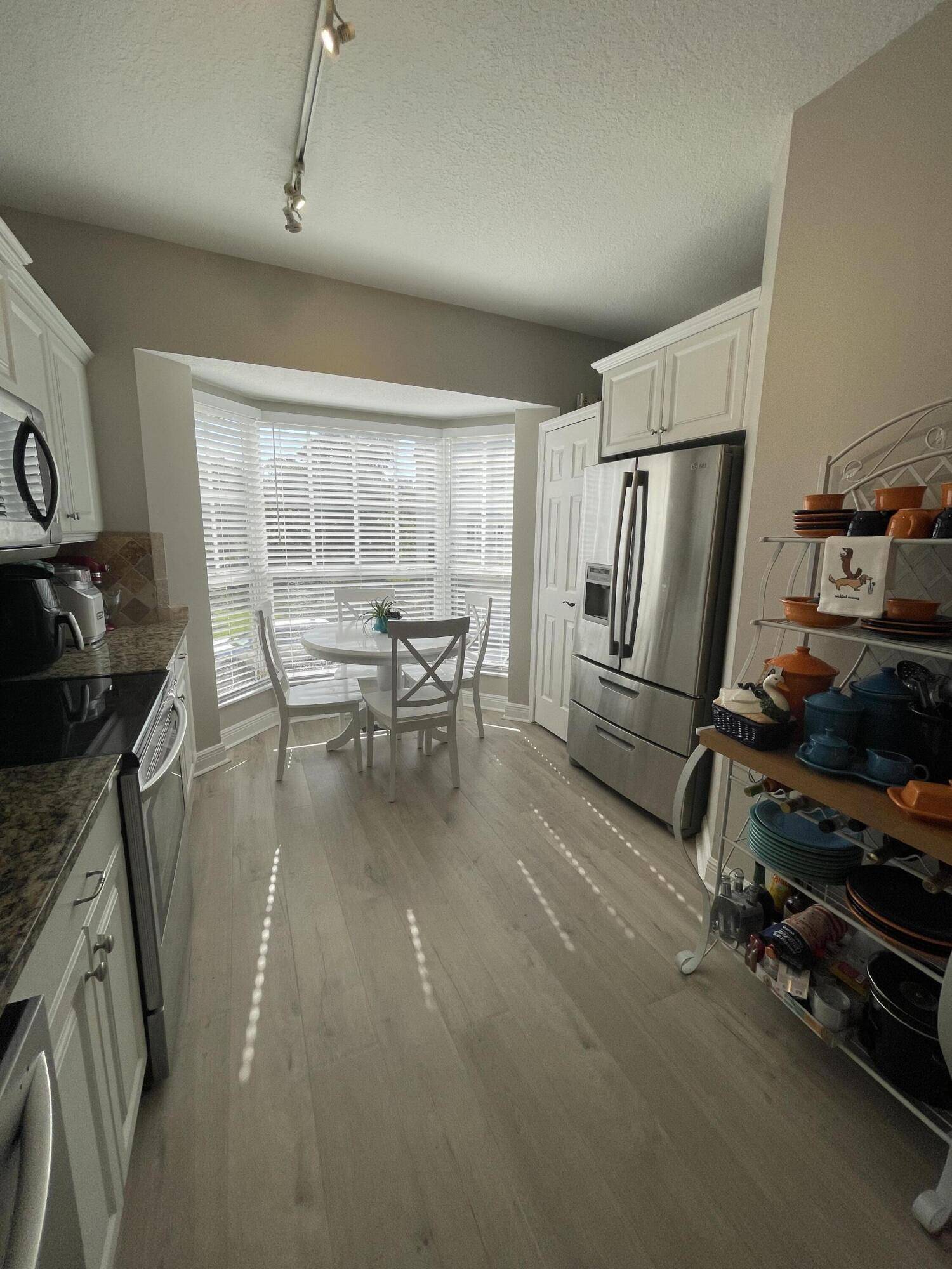 Vero Beach, FL 32960,1615 42nd 103