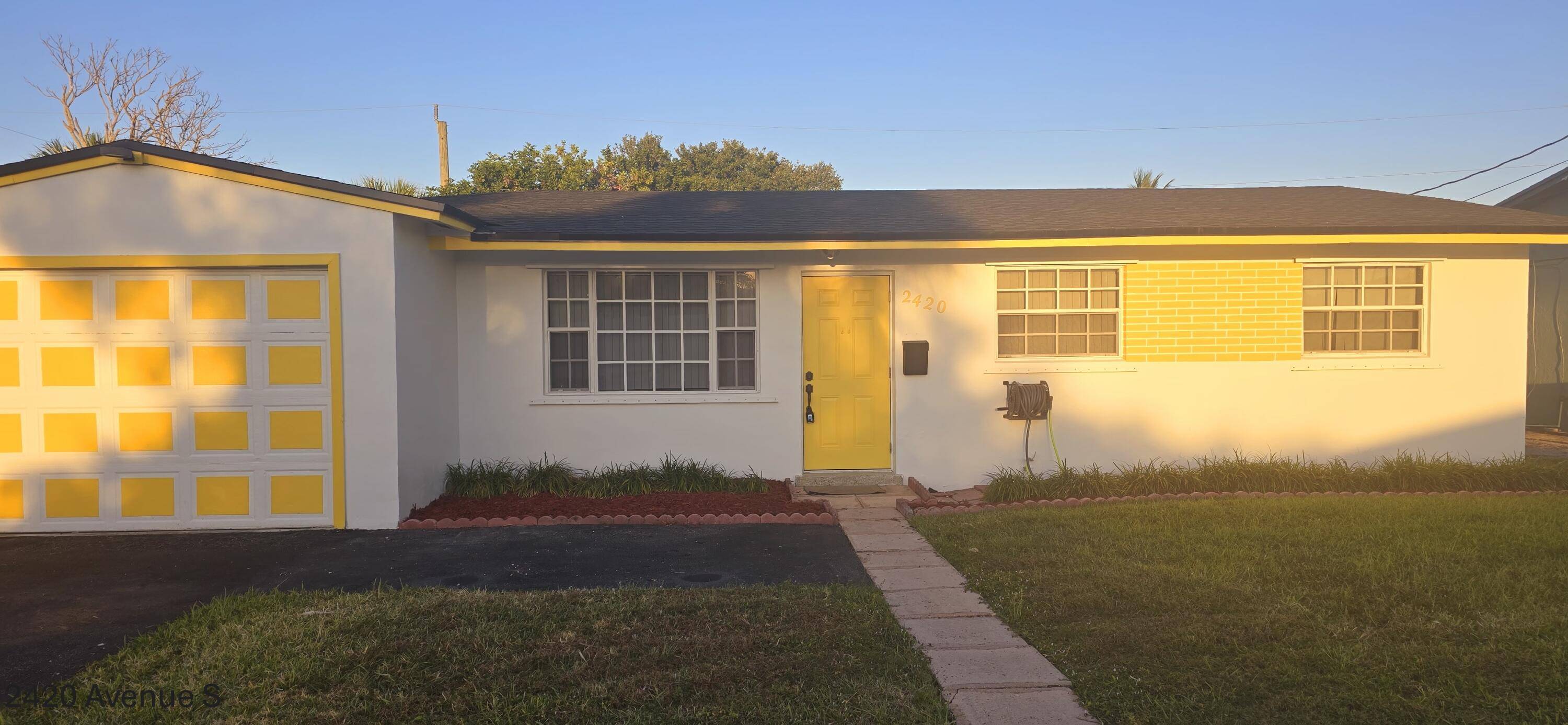 West Palm Beach, FL 33404,2420 S Avenue S