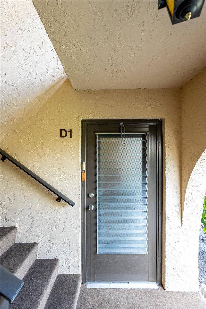 Greenacres, FL 33463,432 Pine Glen LN D1