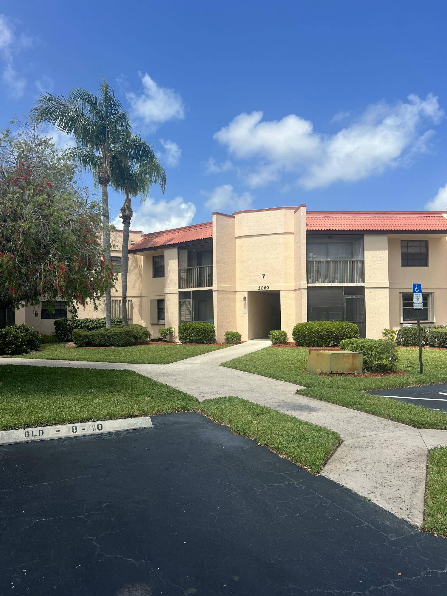 Jensen Beach, FL 34957,2069 NE Collins CIR 7-10