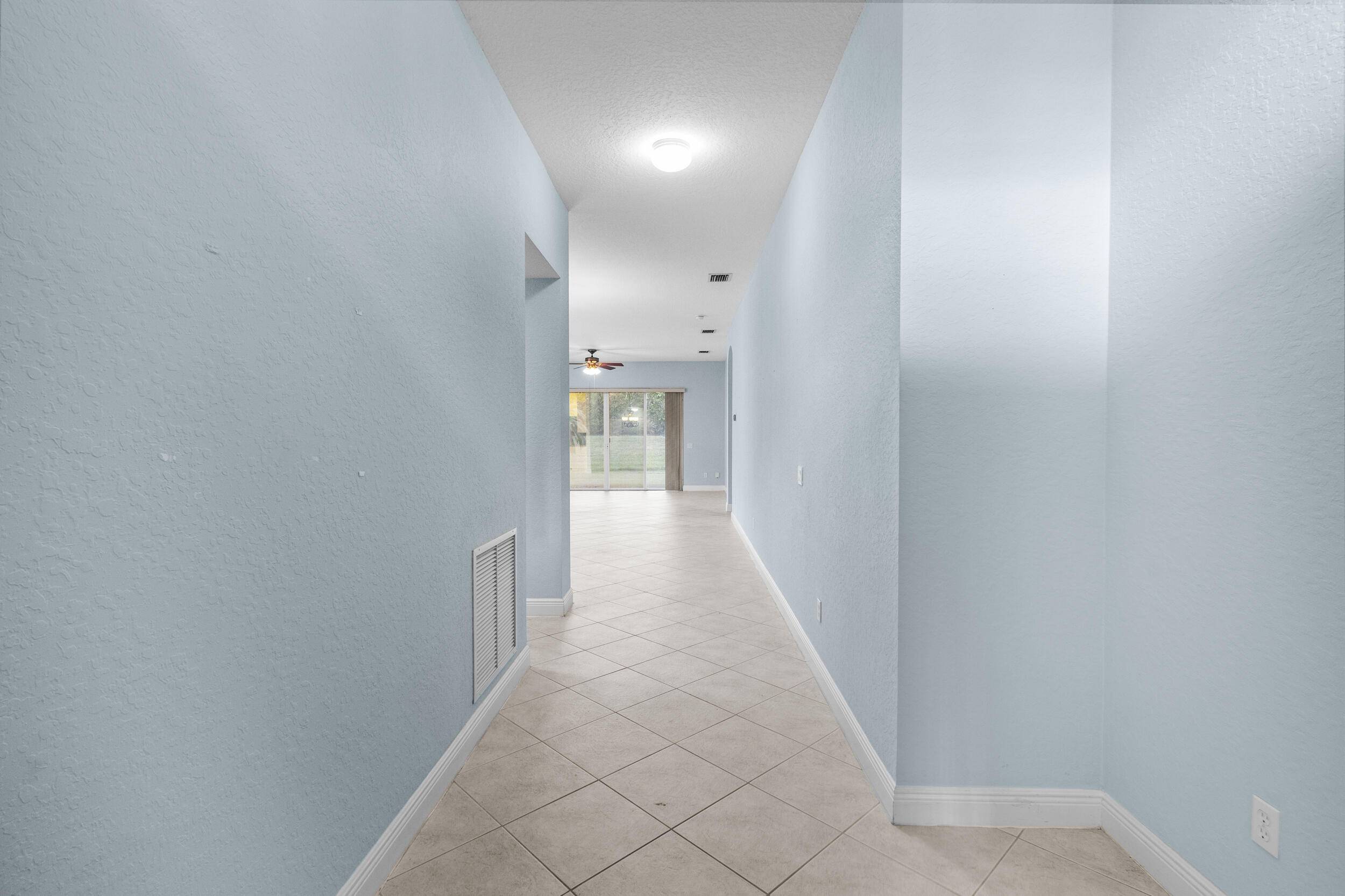 Vero Beach, FL 32962,1877 SW Grey Falcon CIR