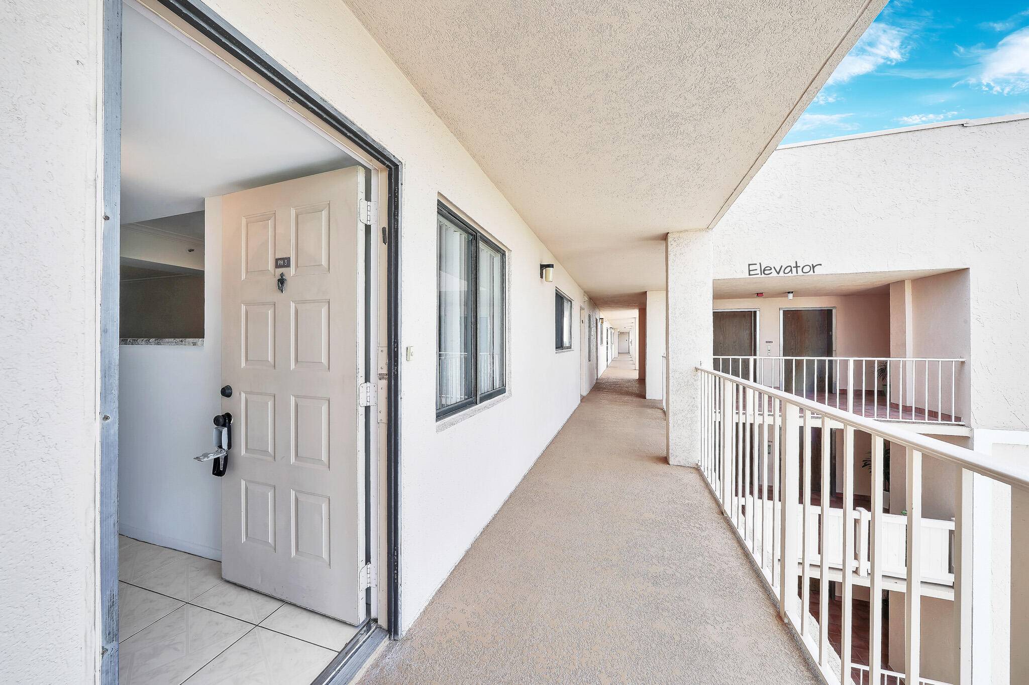 Delray Beach, FL 33446,7076 Huntington LN 803