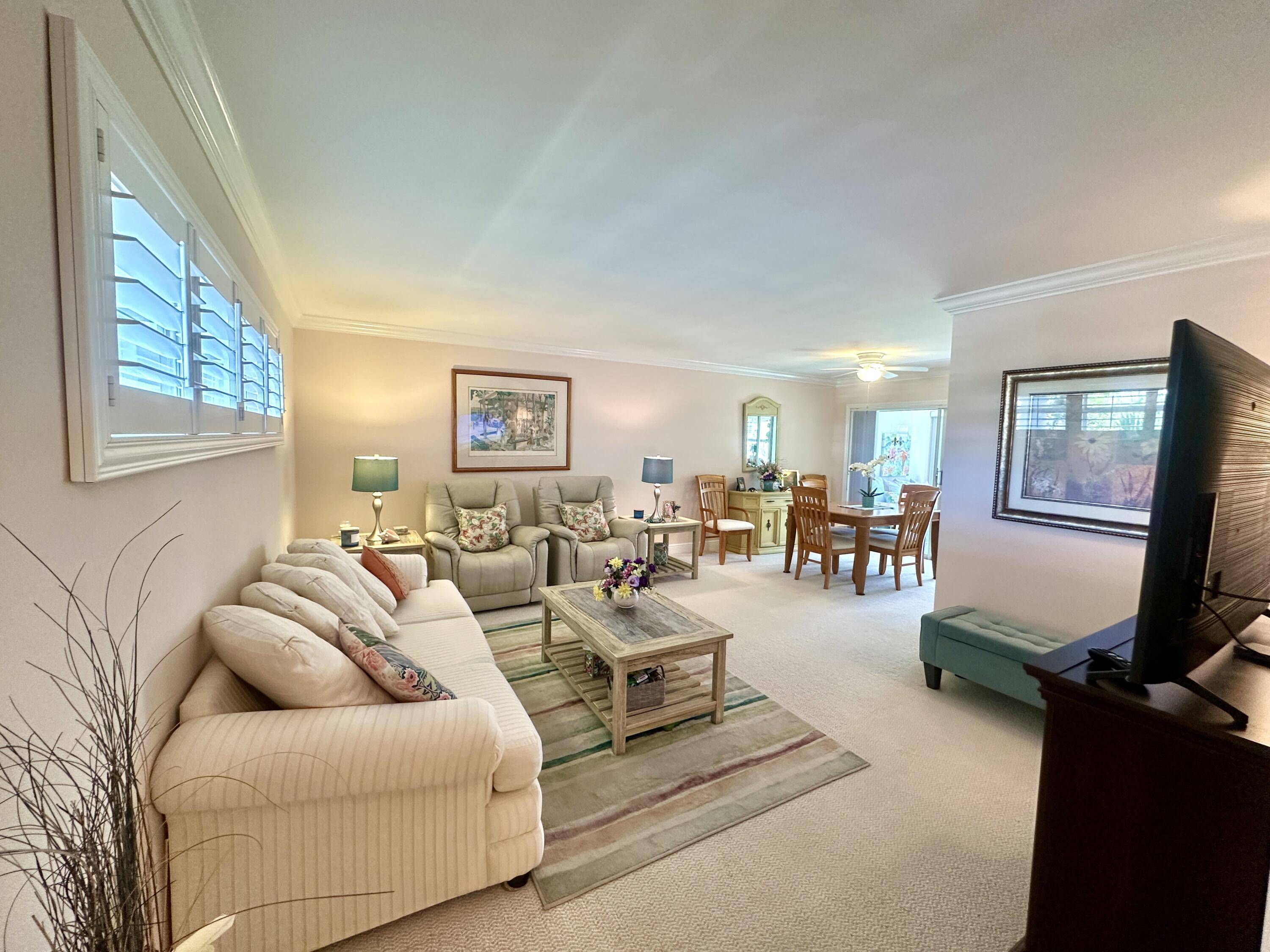 Boynton Beach, FL 33435,33 Colonial Club 203 DR 203