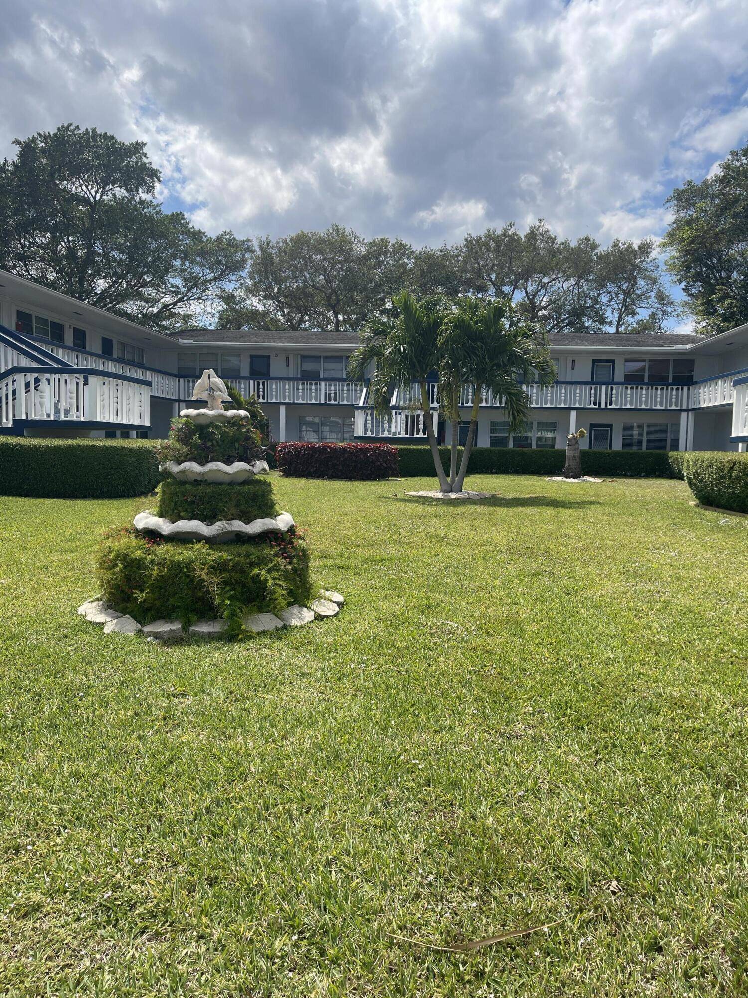 Deerfield Beach, FL 33442,101 Westbury E 101