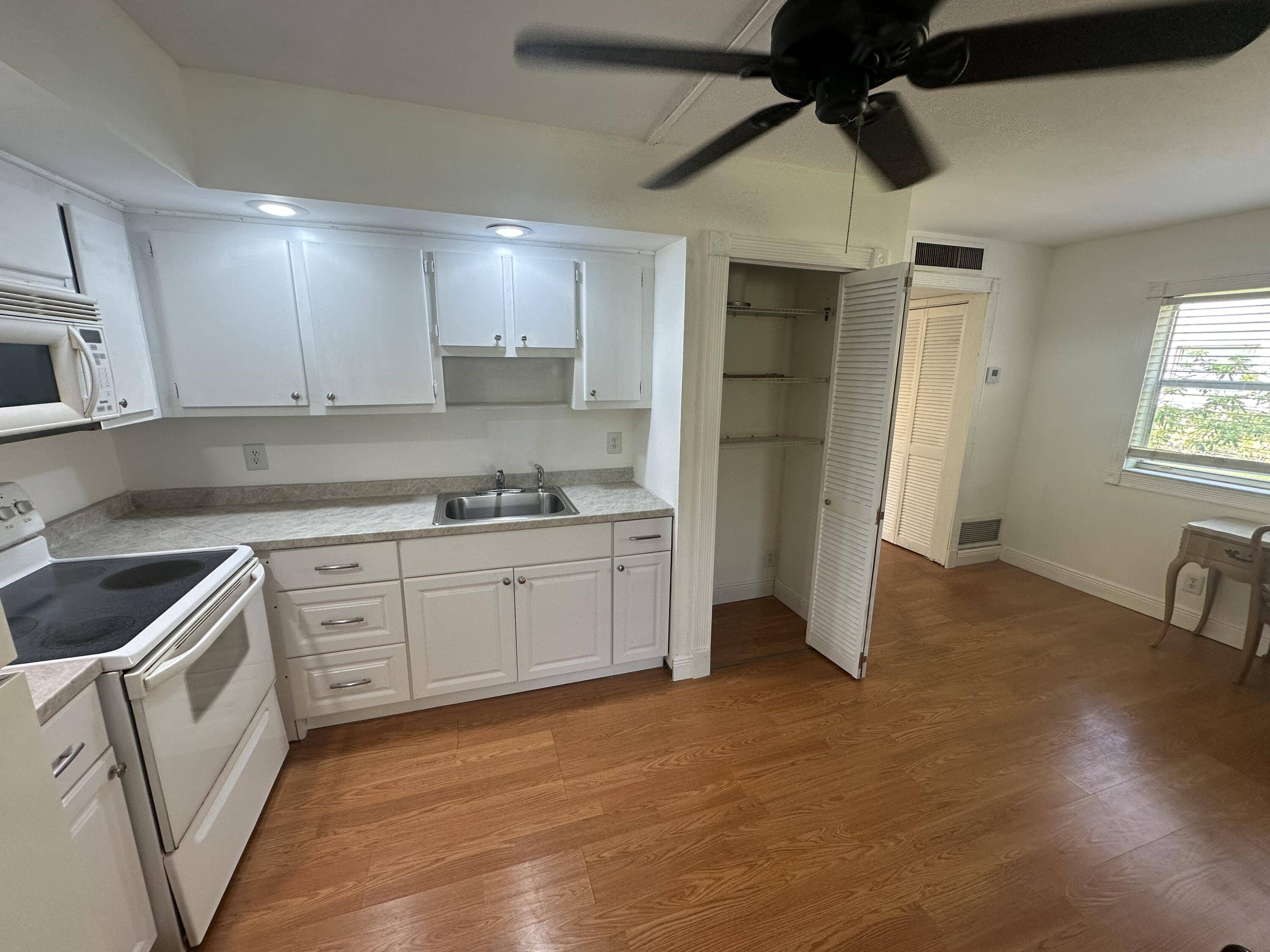 Delray Beach, FL 33446,155 Saxony D
