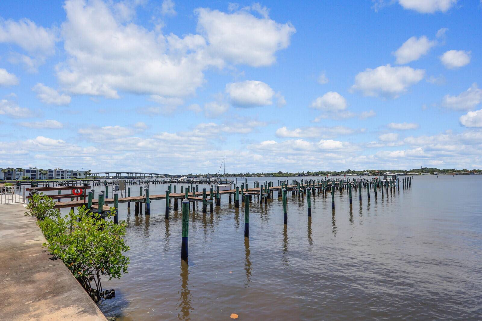 Stuart, FL 34994,1852 SW Palm City RD 202