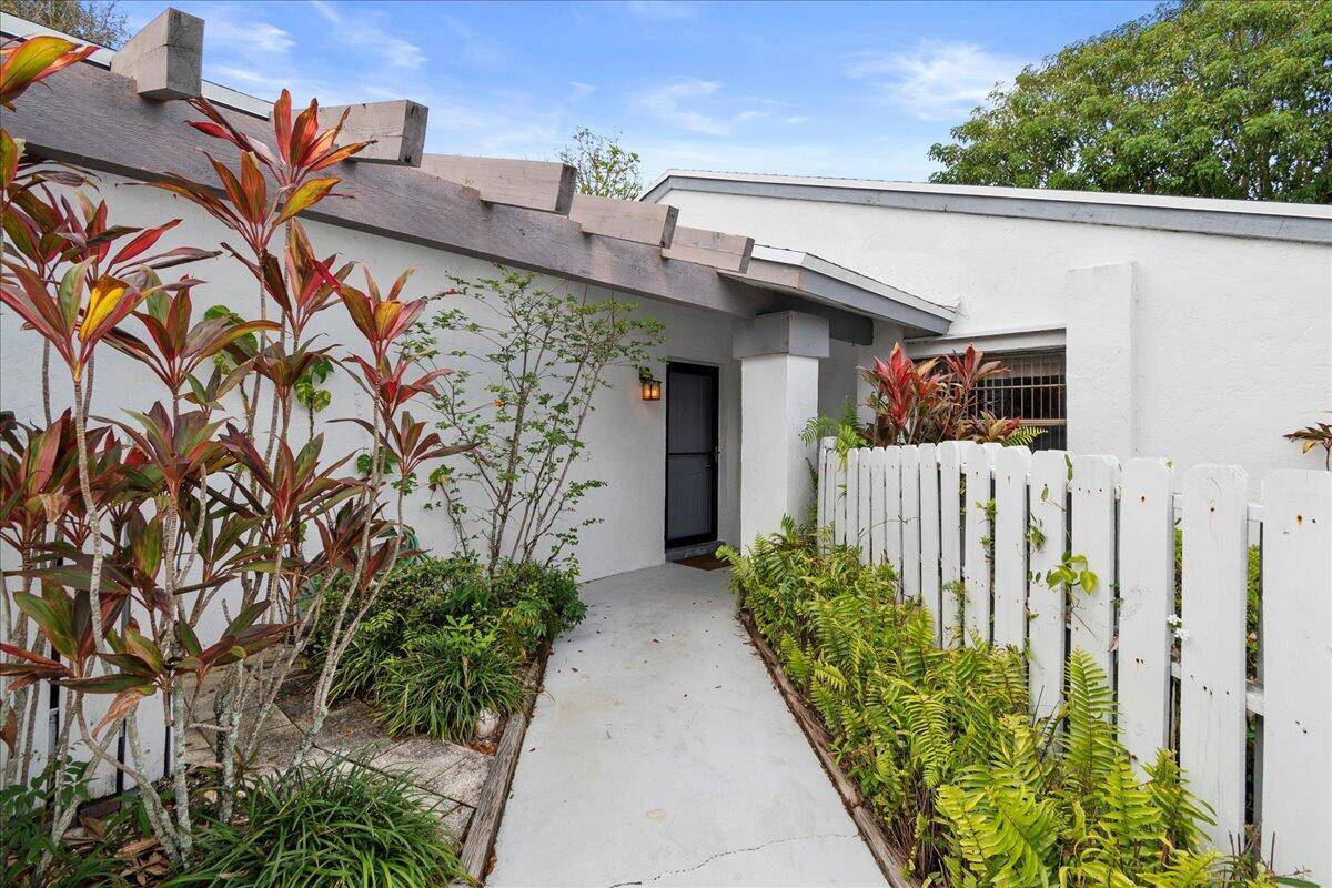 Greenacres, FL 33463,6117 Woodlake BLVD