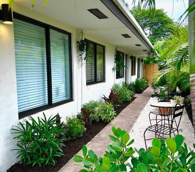 Oakland Park, FL 33334,754 NE 40th ST