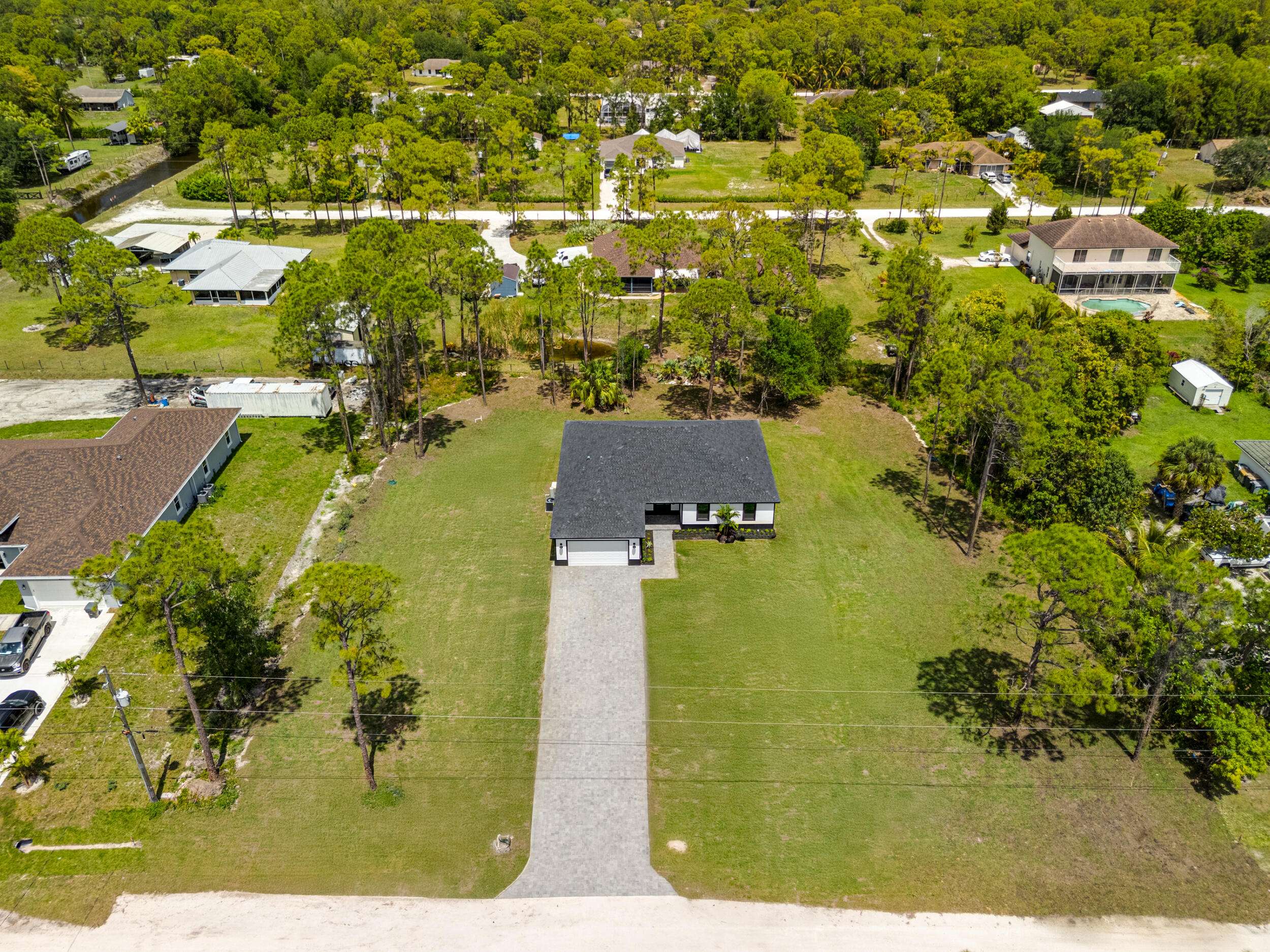 Loxahatchee, FL 33470,17563 N 88th RD