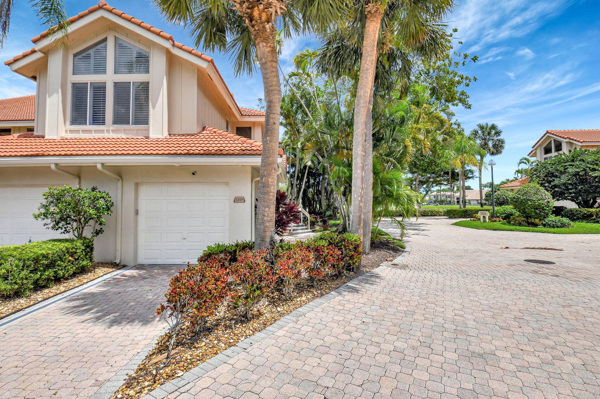 Boca Raton, FL 33496,2518 Coco Plum BLVD 1203