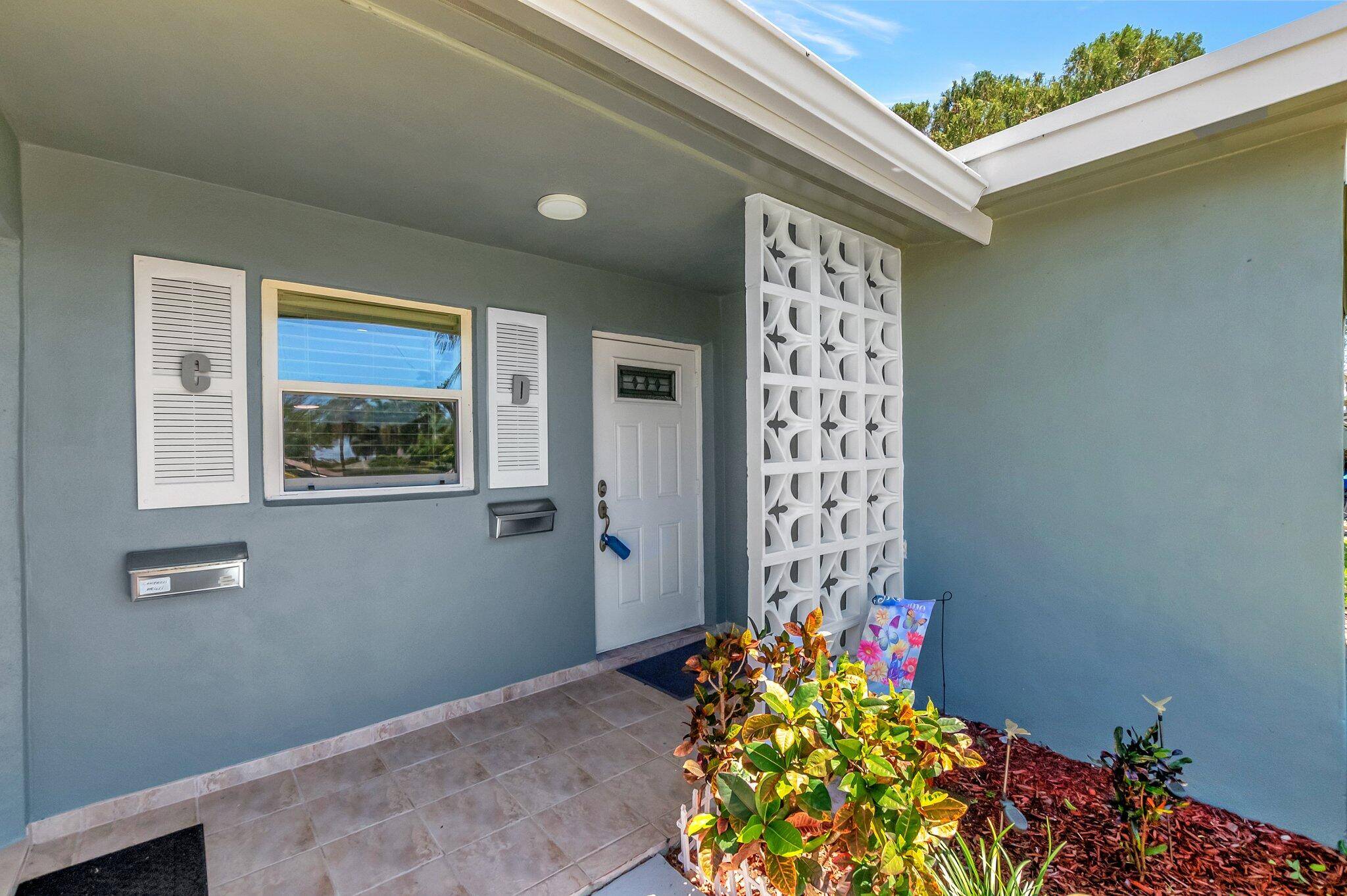 Delray Beach, FL 33445,815 Club DR D
