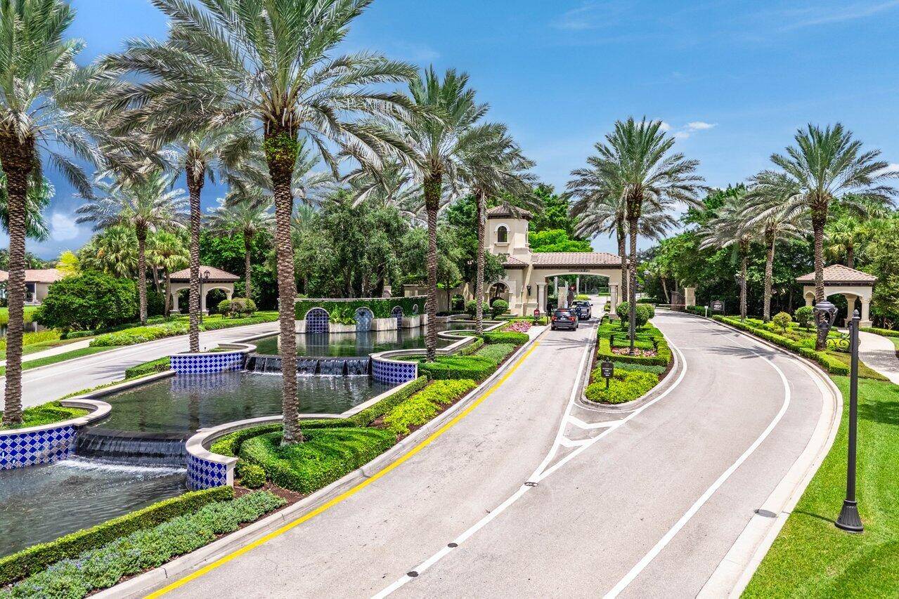 Delray Beach, FL 33446,16582 Chesapeake CT