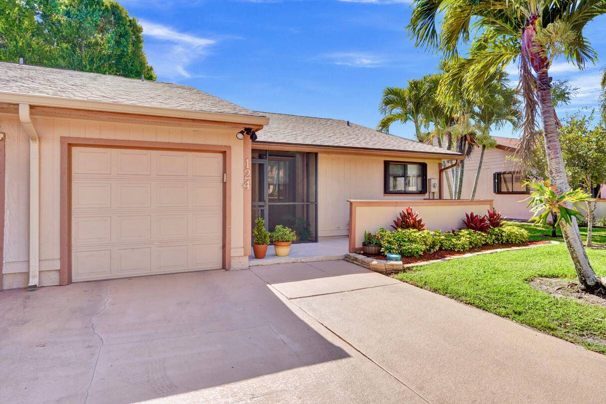 Boynton Beach, FL 33426,124 Mayfair LN